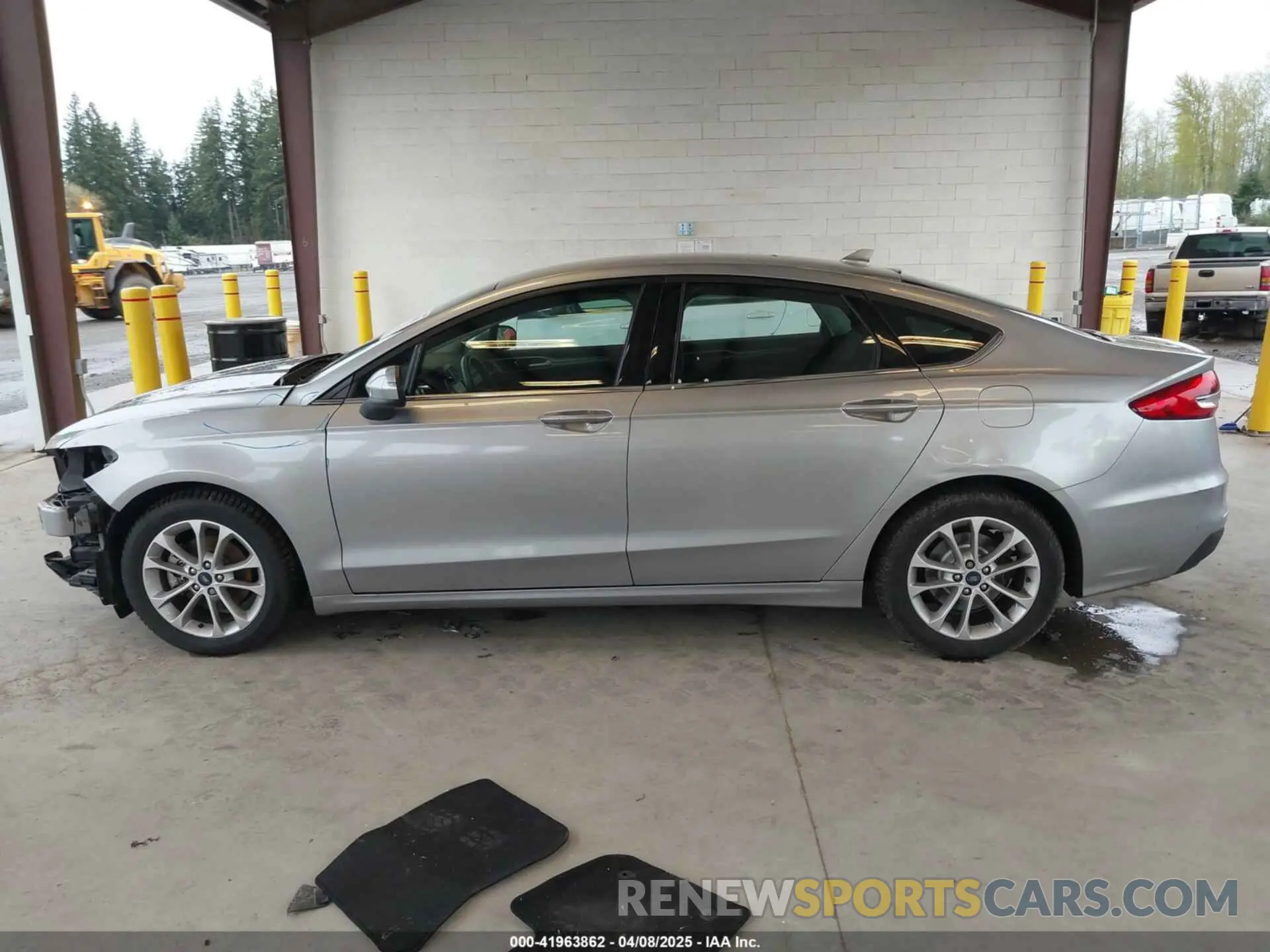 15 Photograph of a damaged car 3FA6P0HD6LR122451 FORD FUSION 2020