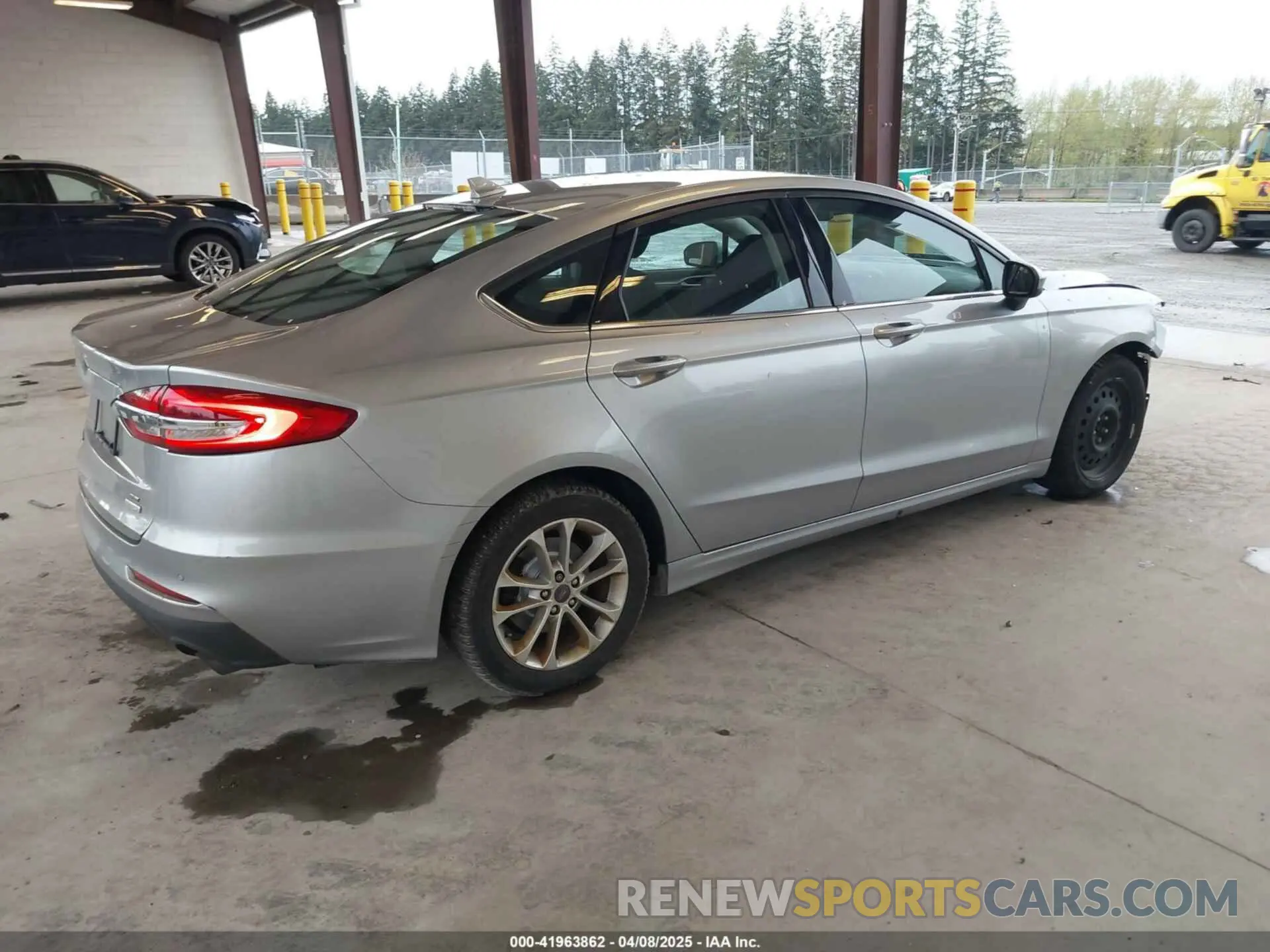 4 Photograph of a damaged car 3FA6P0HD6LR122451 FORD FUSION 2020