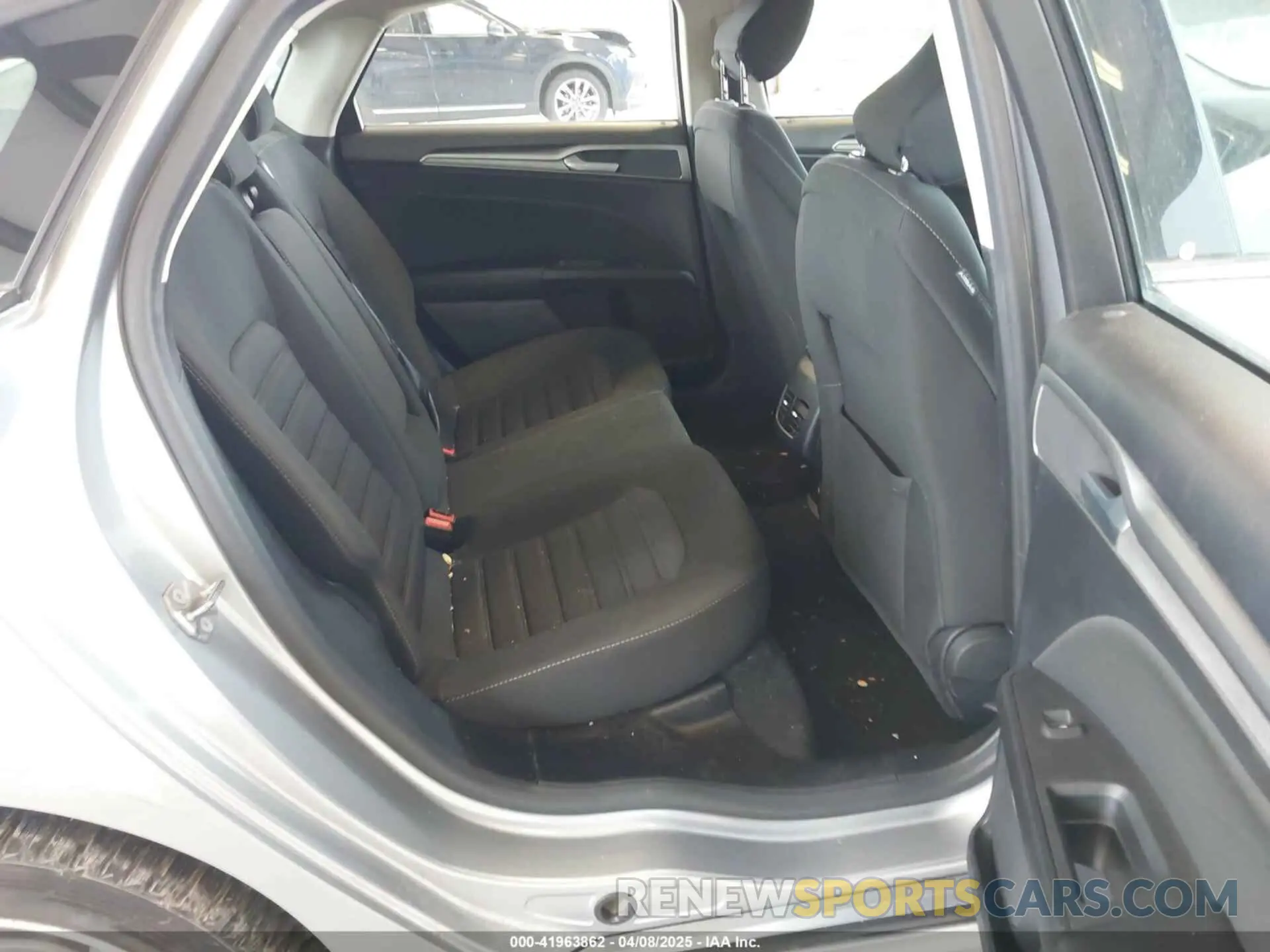 8 Photograph of a damaged car 3FA6P0HD6LR122451 FORD FUSION 2020