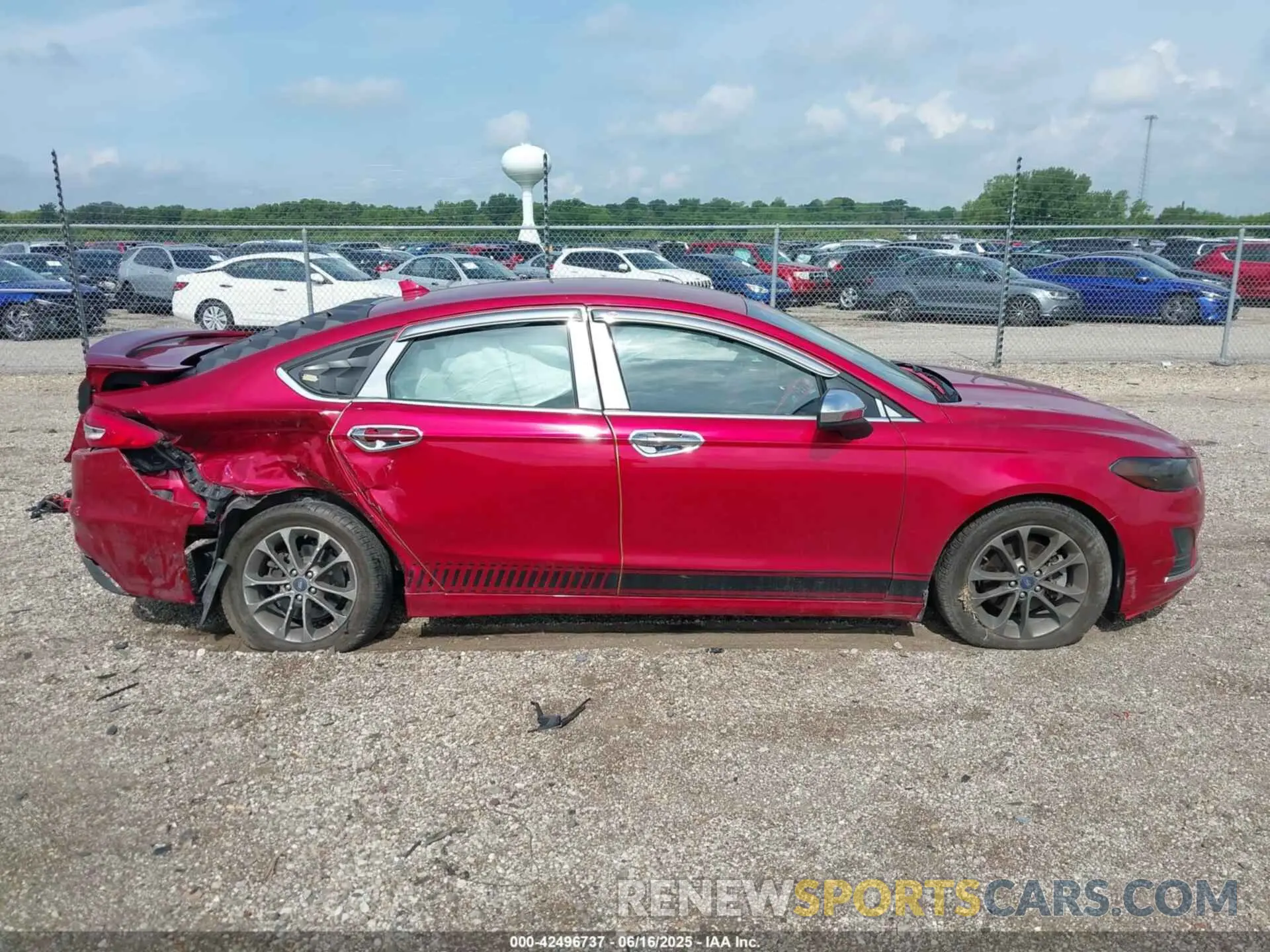 13 Photograph of a damaged car 3FA6P0HD6LR123325 FORD FUSION 2020