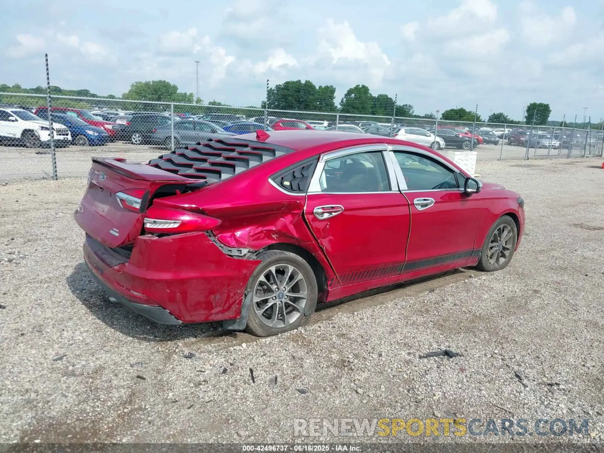 4 Photograph of a damaged car 3FA6P0HD6LR123325 FORD FUSION 2020