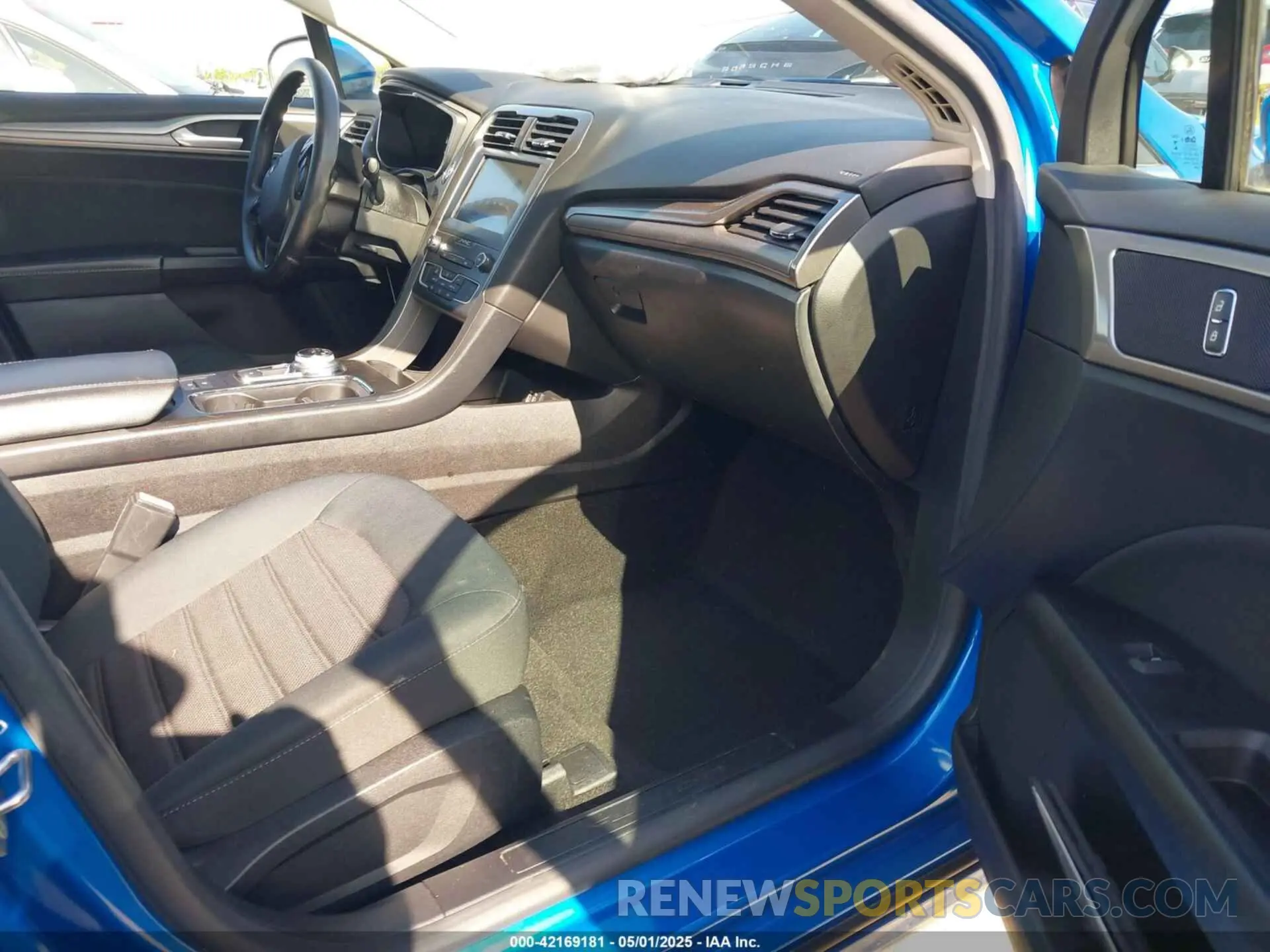 5 Photograph of a damaged car 3FA6P0HD6LR128539 FORD FUSION 2020