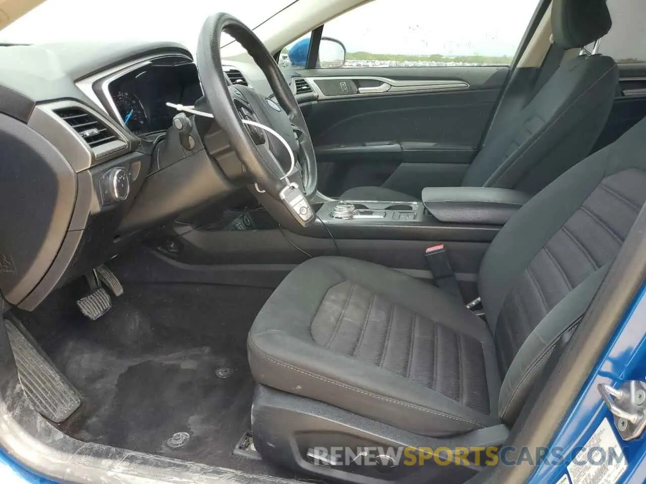 7 Photograph of a damaged car 3FA6P0HD6LR136320 FORD FUSION 2020