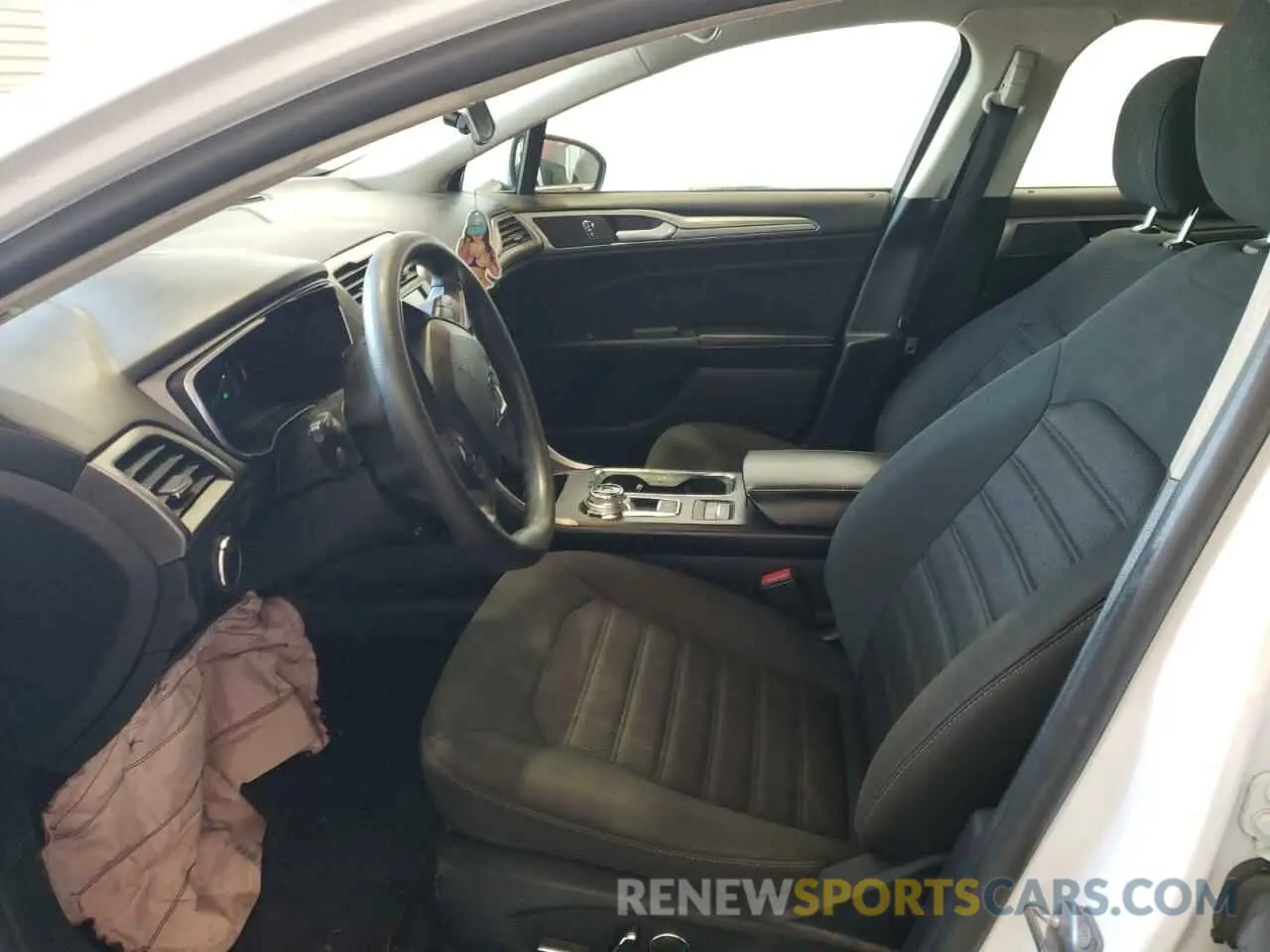 7 Photograph of a damaged car 3FA6P0HD6LR166207 FORD FUSION 2020