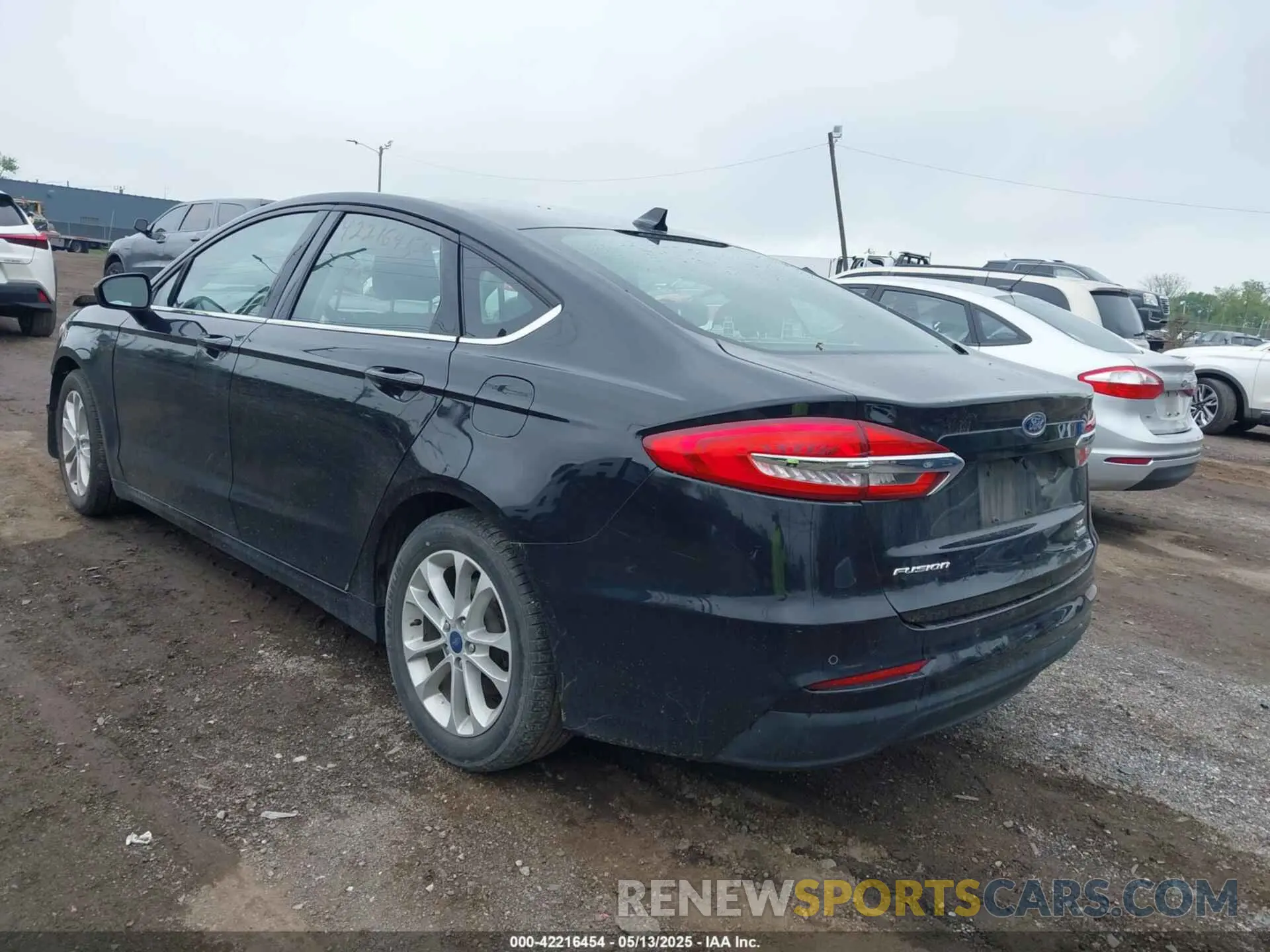 3 Photograph of a damaged car 3FA6P0HD6LR179412 FORD FUSION 2020