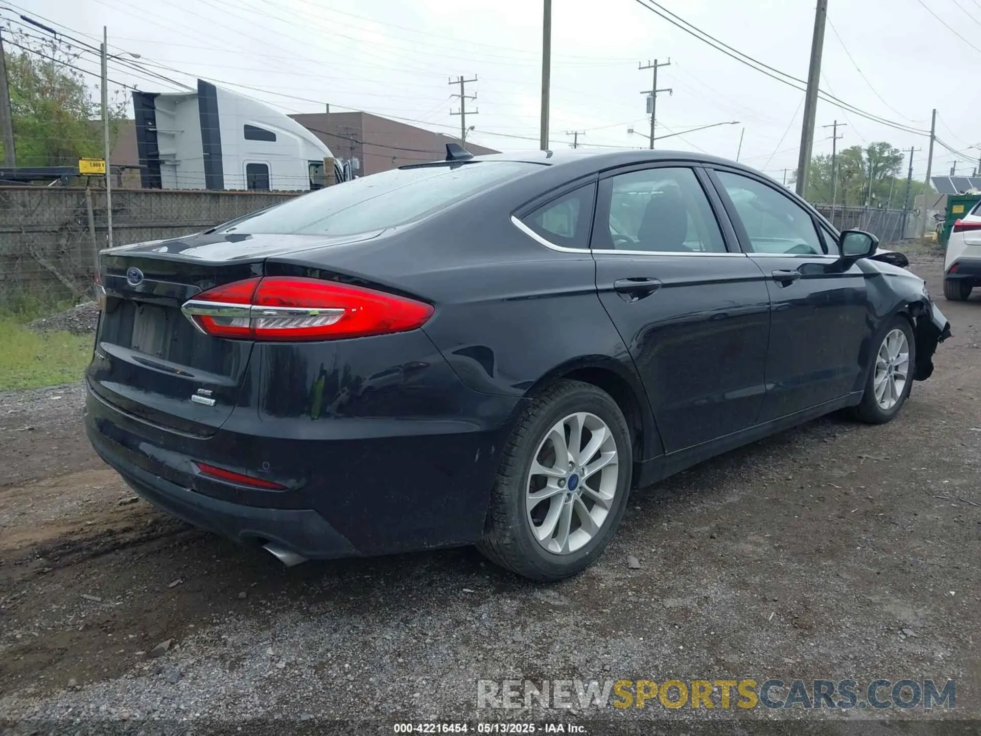 4 Photograph of a damaged car 3FA6P0HD6LR179412 FORD FUSION 2020
