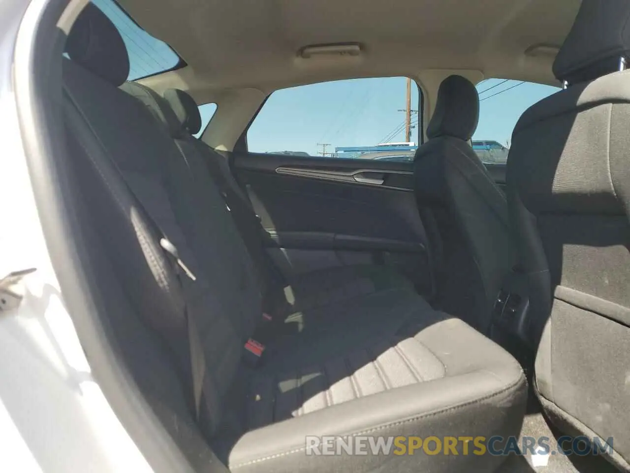 10 Photograph of a damaged car 3FA6P0HD6LR222050 FORD FUSION 2020