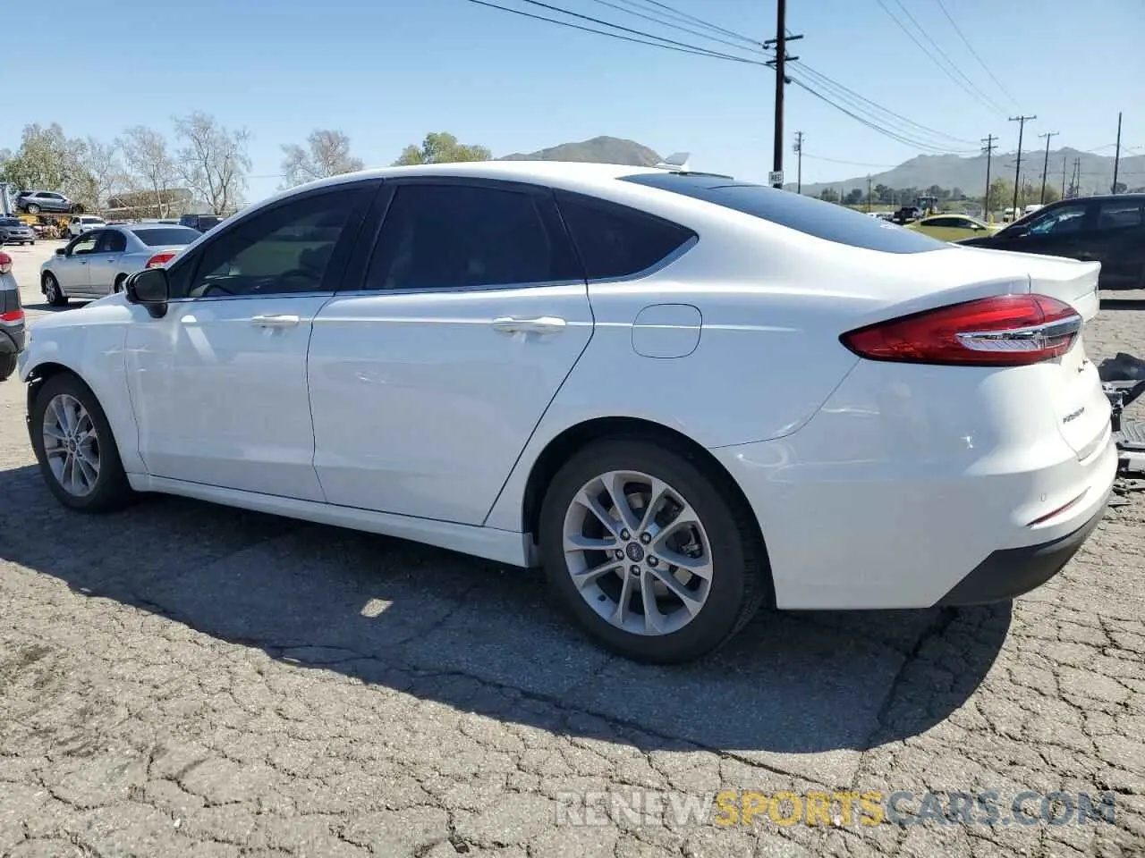 2 Photograph of a damaged car 3FA6P0HD6LR222050 FORD FUSION 2020