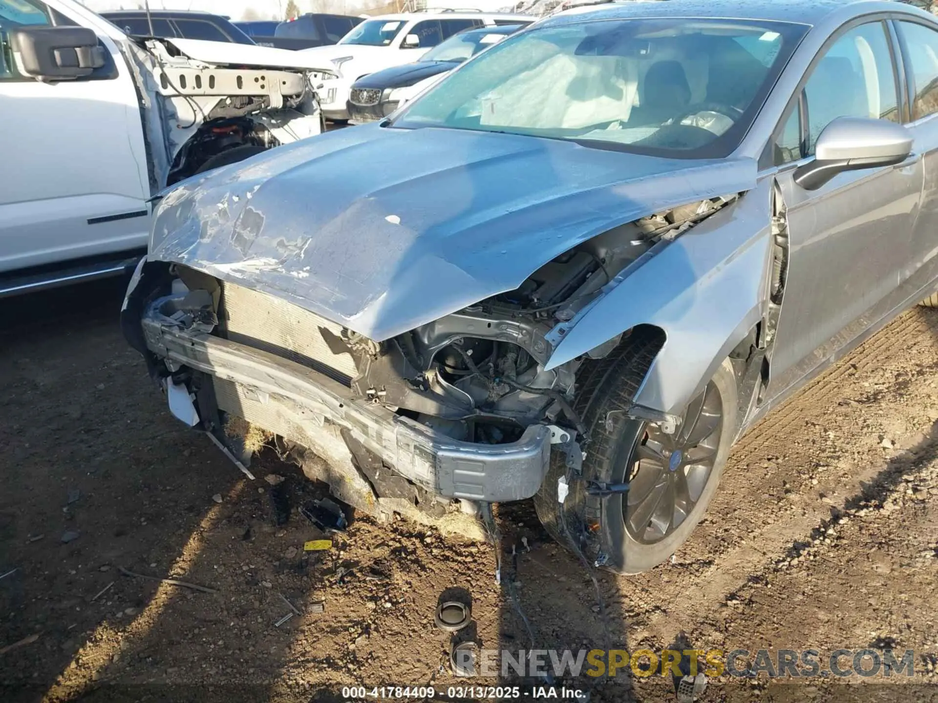 6 Photograph of a damaged car 3FA6P0HD6LR222565 FORD FUSION 2020
