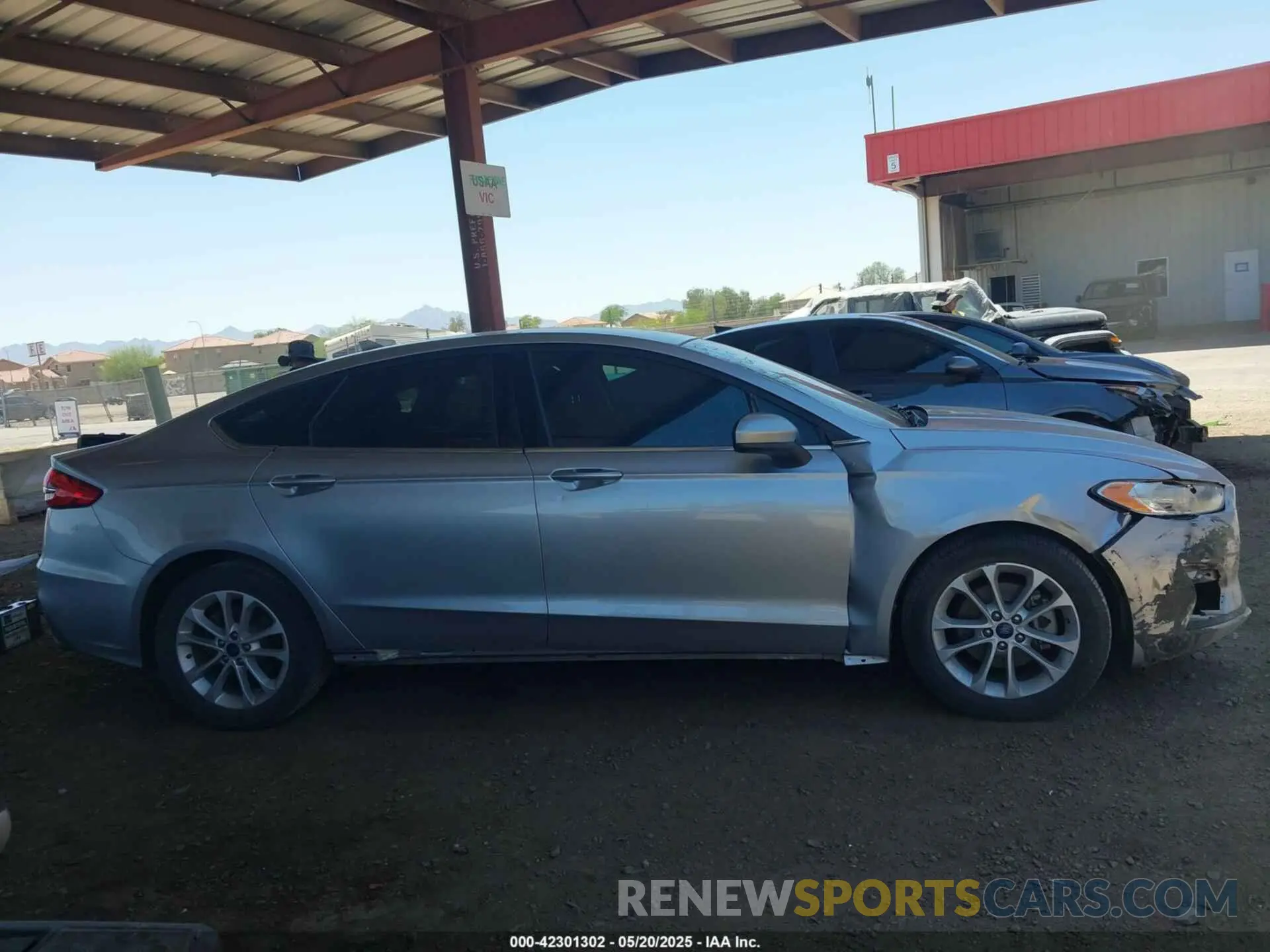 13 Photograph of a damaged car 3FA6P0HD6LR226325 FORD FUSION 2020