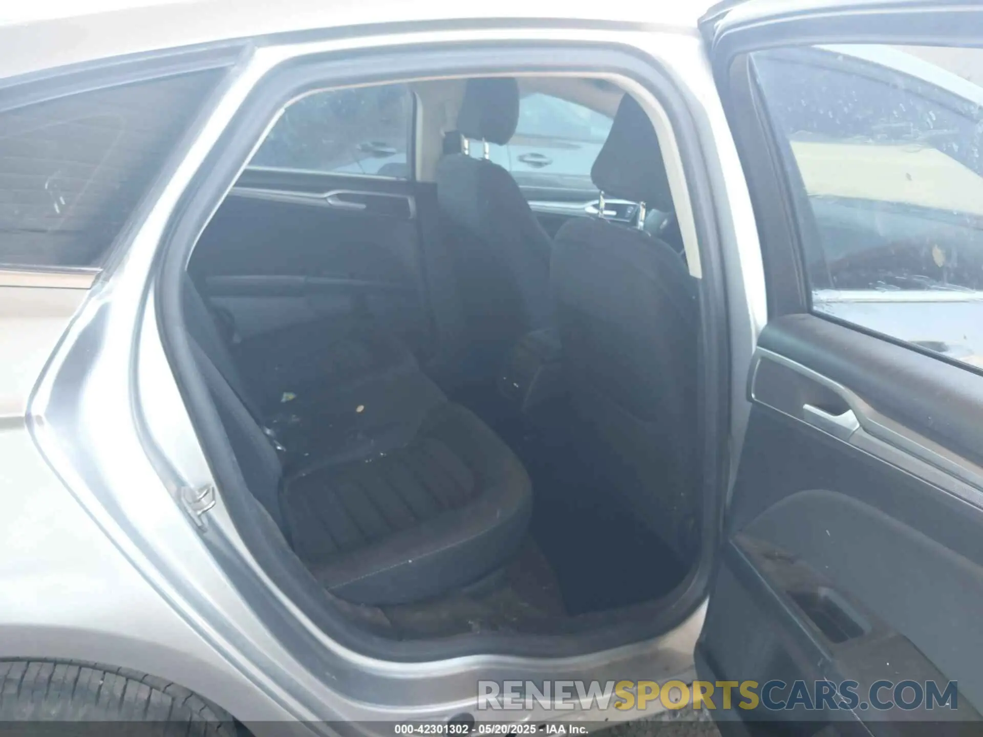 8 Photograph of a damaged car 3FA6P0HD6LR226325 FORD FUSION 2020