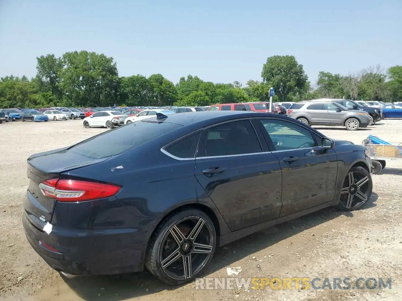3 Photograph of a damaged car 3FA6P0HD6LR228317 FORD FUSION 2020