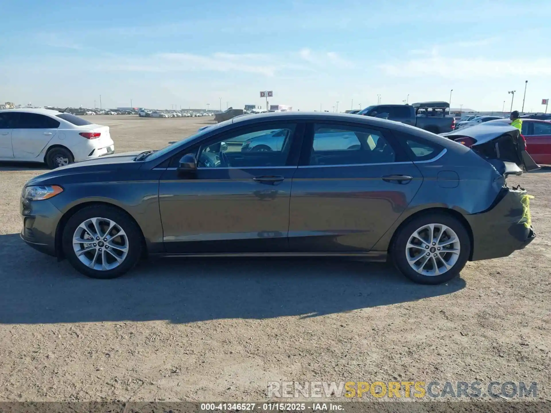 15 Photograph of a damaged car 3FA6P0HD6LR230925 FORD FUSION 2020