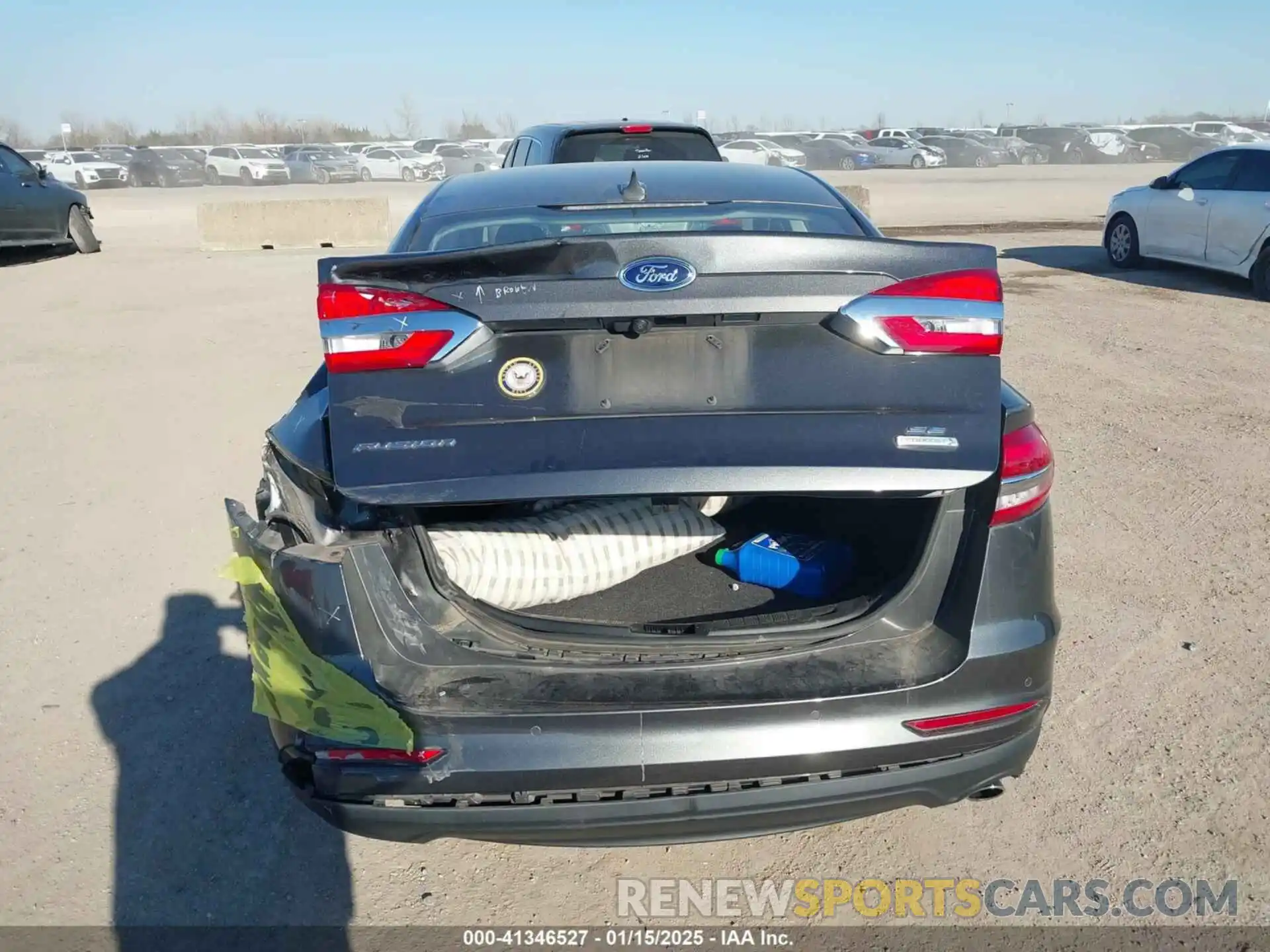 17 Photograph of a damaged car 3FA6P0HD6LR230925 FORD FUSION 2020