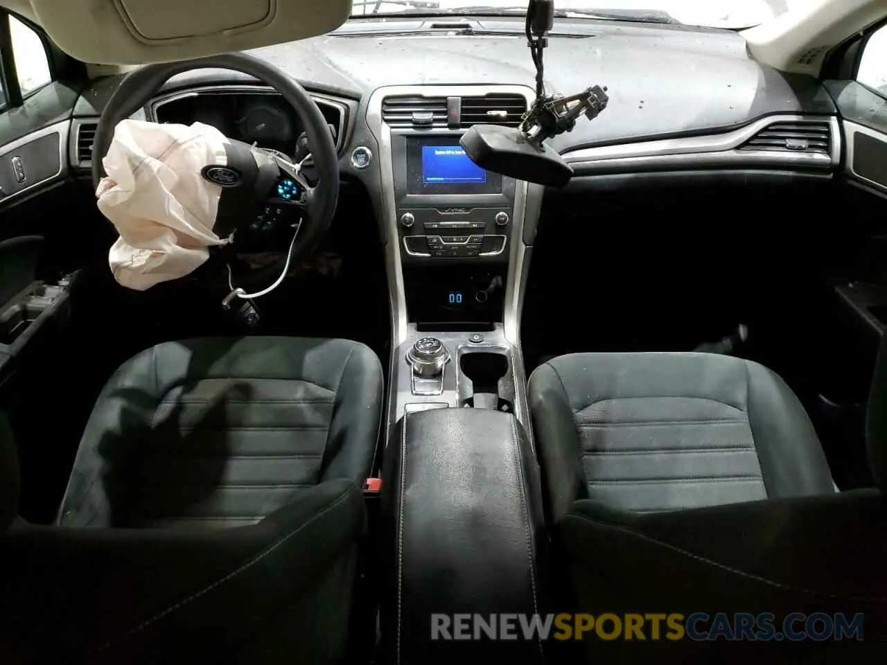8 Photograph of a damaged car 3FA6P0HD6LR246512 FORD FUSION 2020