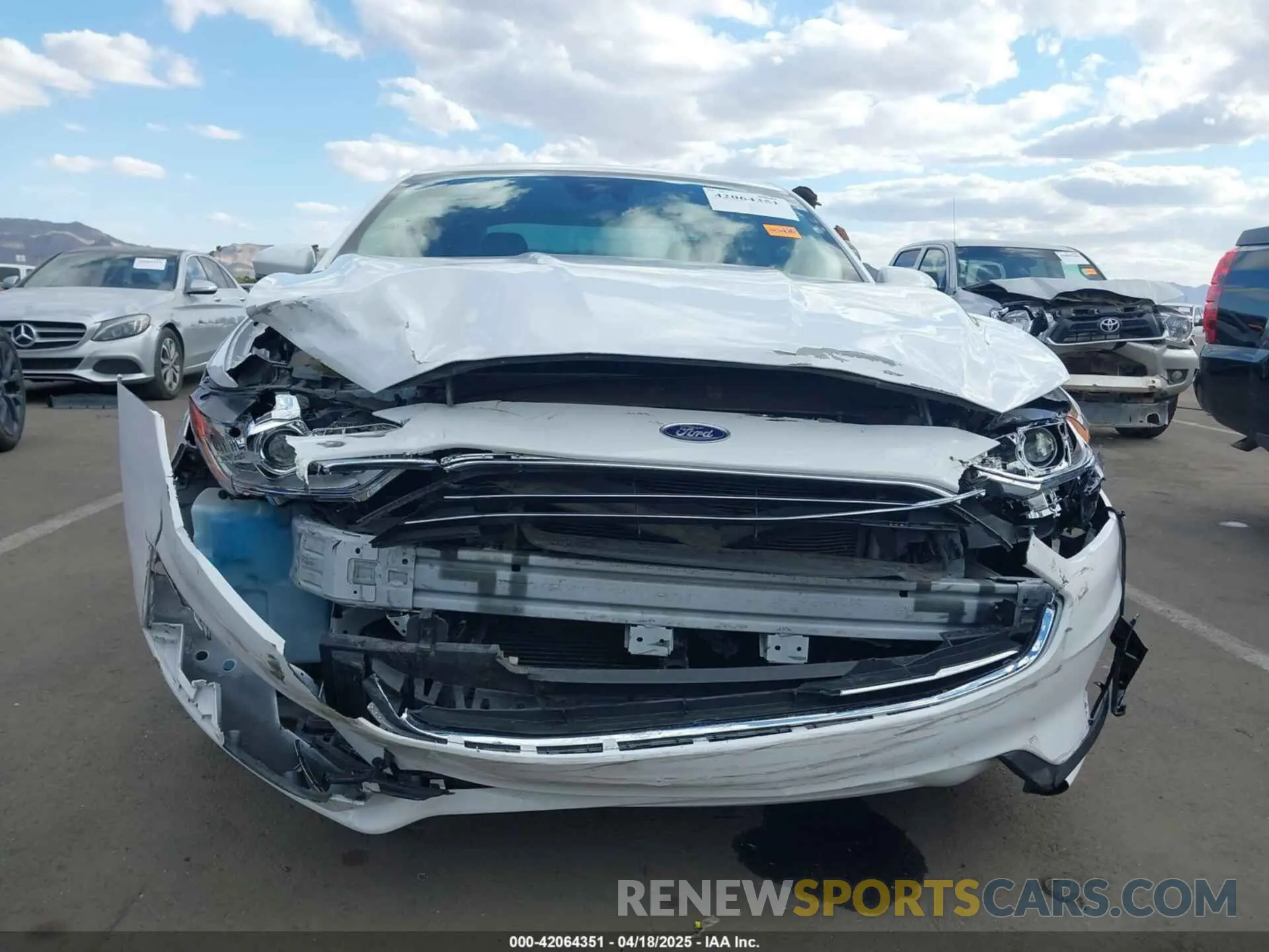 12 Photograph of a damaged car 3FA6P0HD6LR252987 FORD FUSION 2020