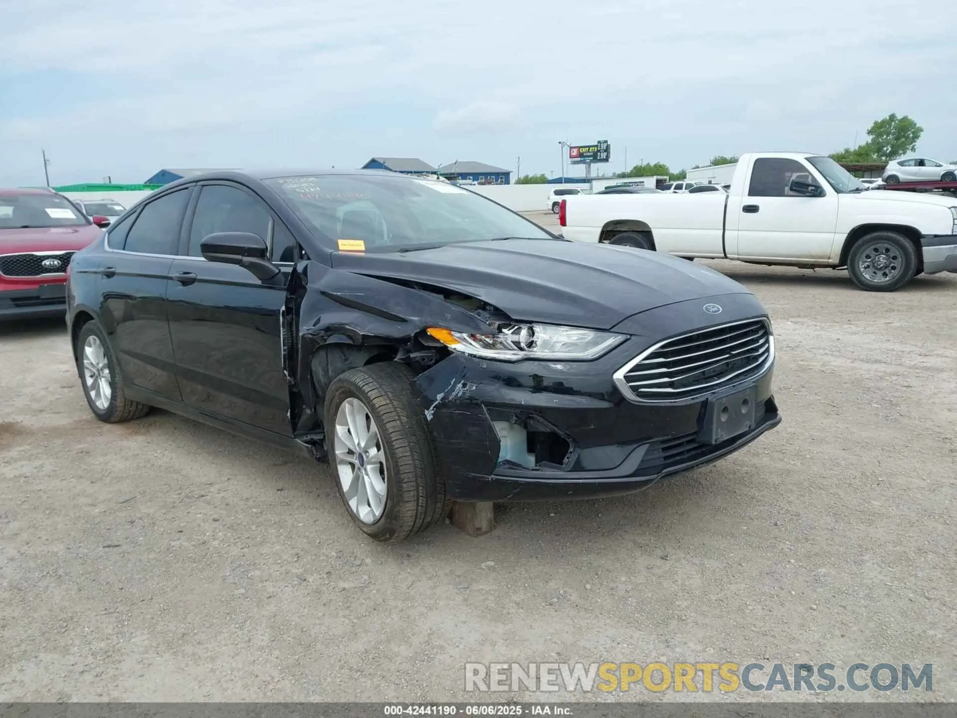 1 Photograph of a damaged car 3FA6P0HD6LR260717 FORD FUSION 2020