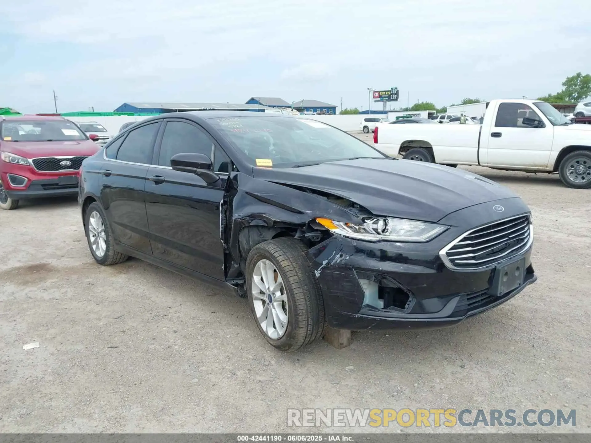 6 Photograph of a damaged car 3FA6P0HD6LR260717 FORD FUSION 2020