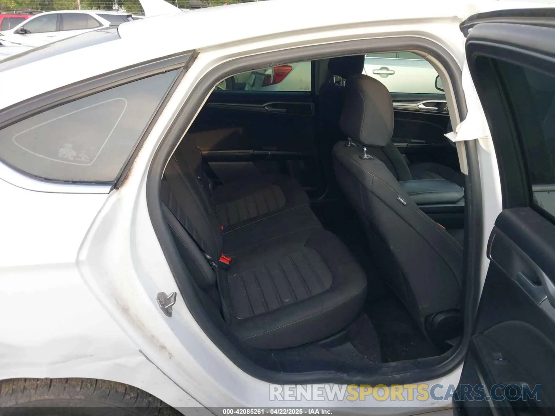 8 Photograph of a damaged car 3FA6P0HD6LR262080 FORD FUSION 2020