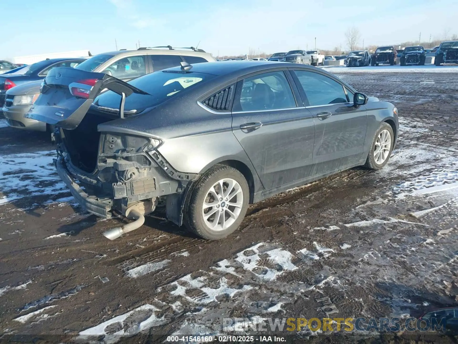 4 Photograph of a damaged car 3FA6P0HD7LR109496 FORD FUSION 2020