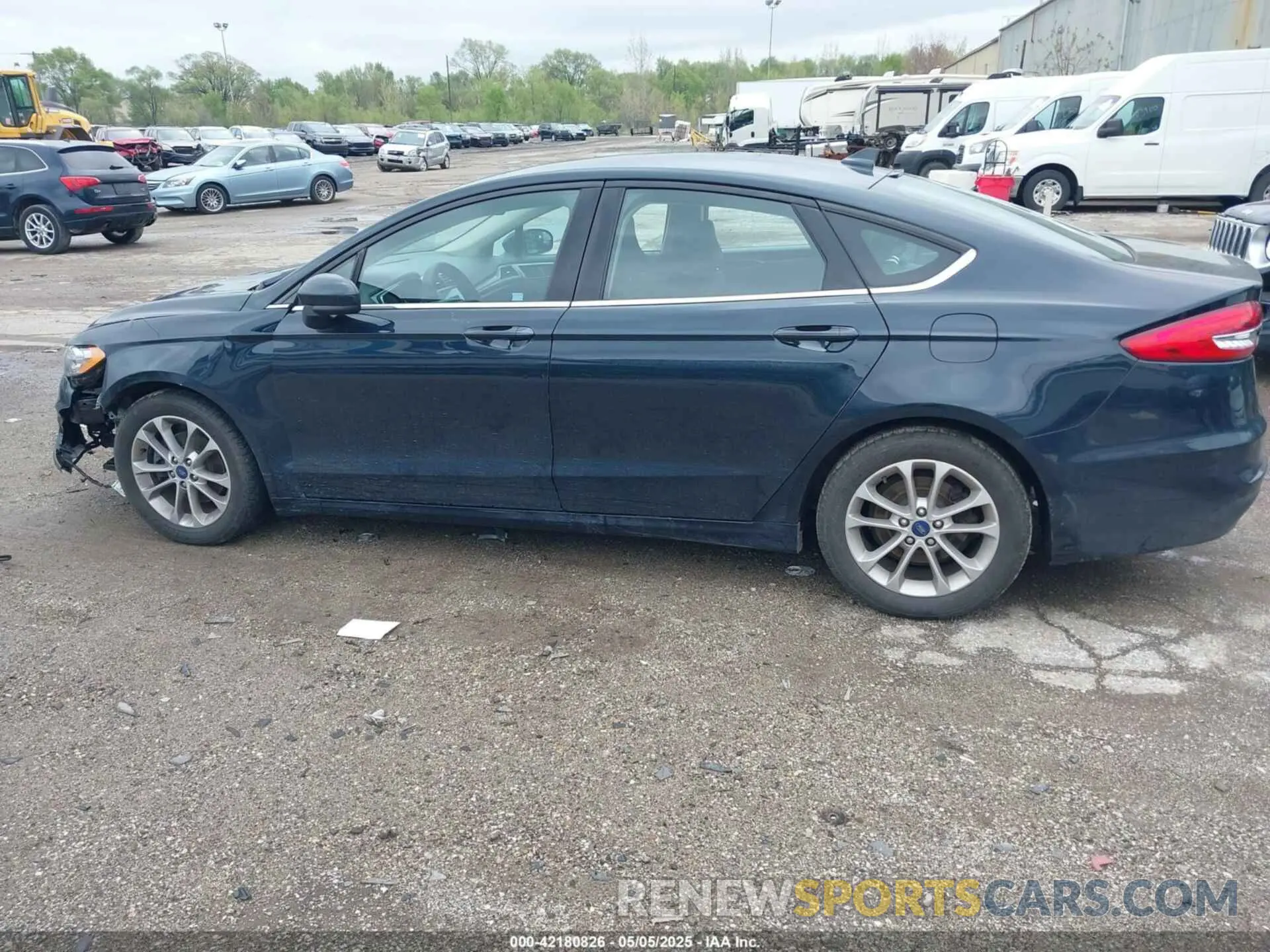 14 Photograph of a damaged car 3FA6P0HD7LR110180 FORD FUSION 2020