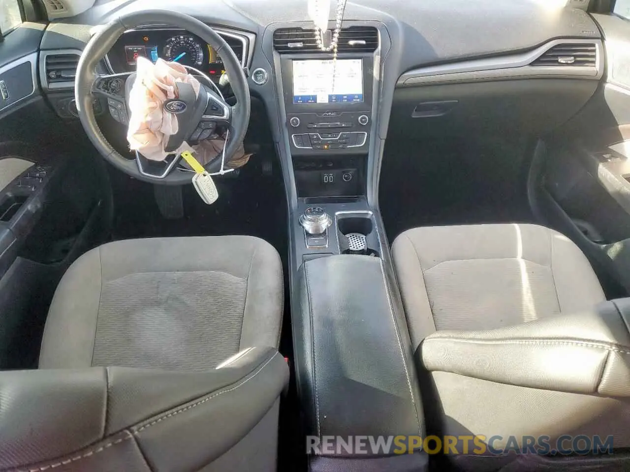 8 Photograph of a damaged car 3FA6P0HD7LR110969 FORD FUSION 2020