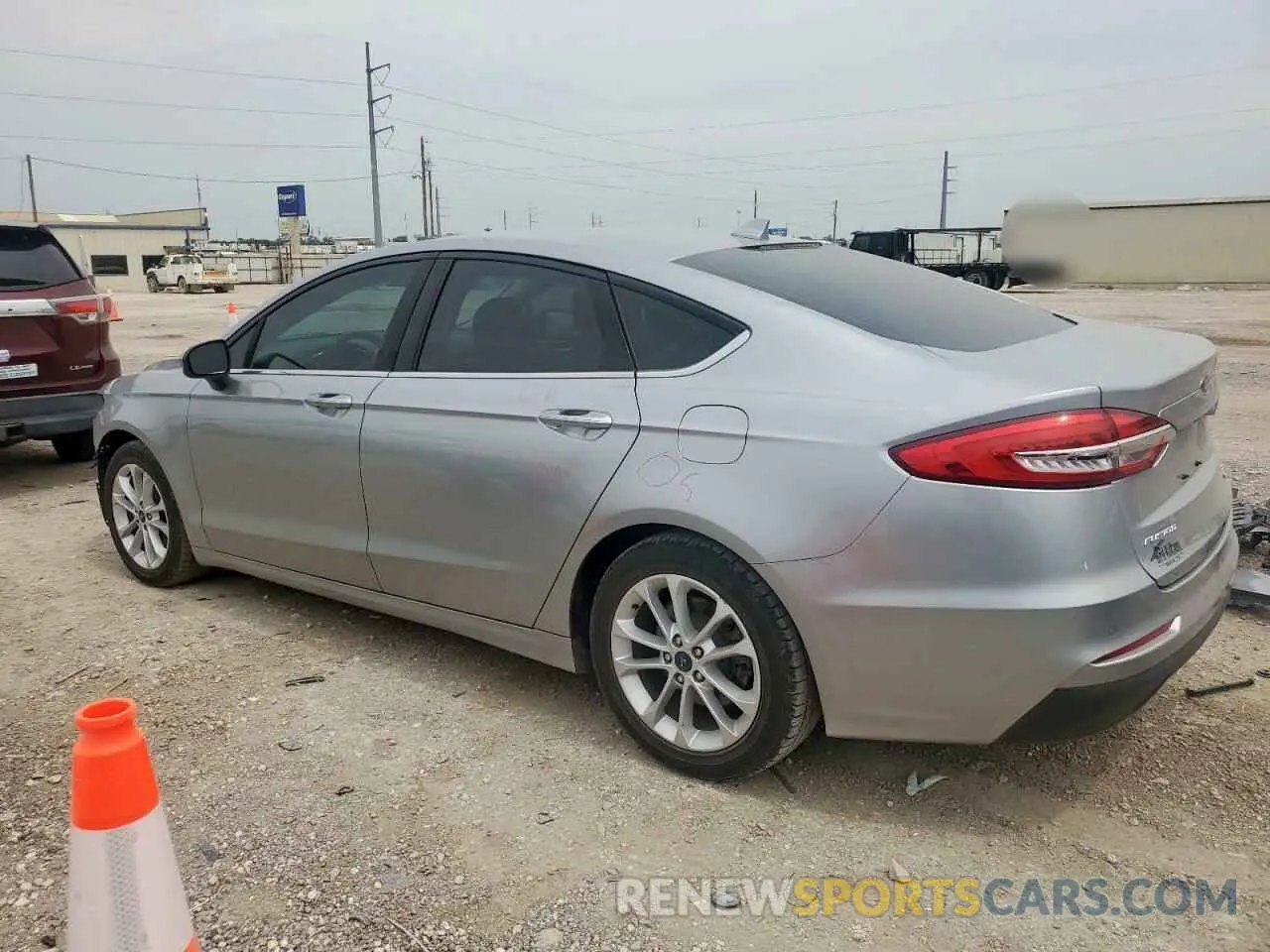 2 Photograph of a damaged car 3FA6P0HD7LR111586 FORD FUSION 2020