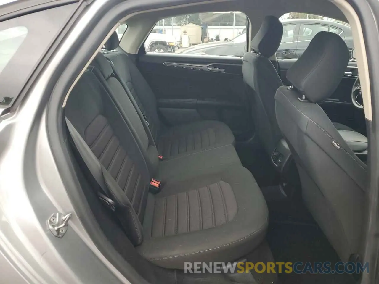 10 Photograph of a damaged car 3FA6P0HD7LR113791 FORD FUSION 2020