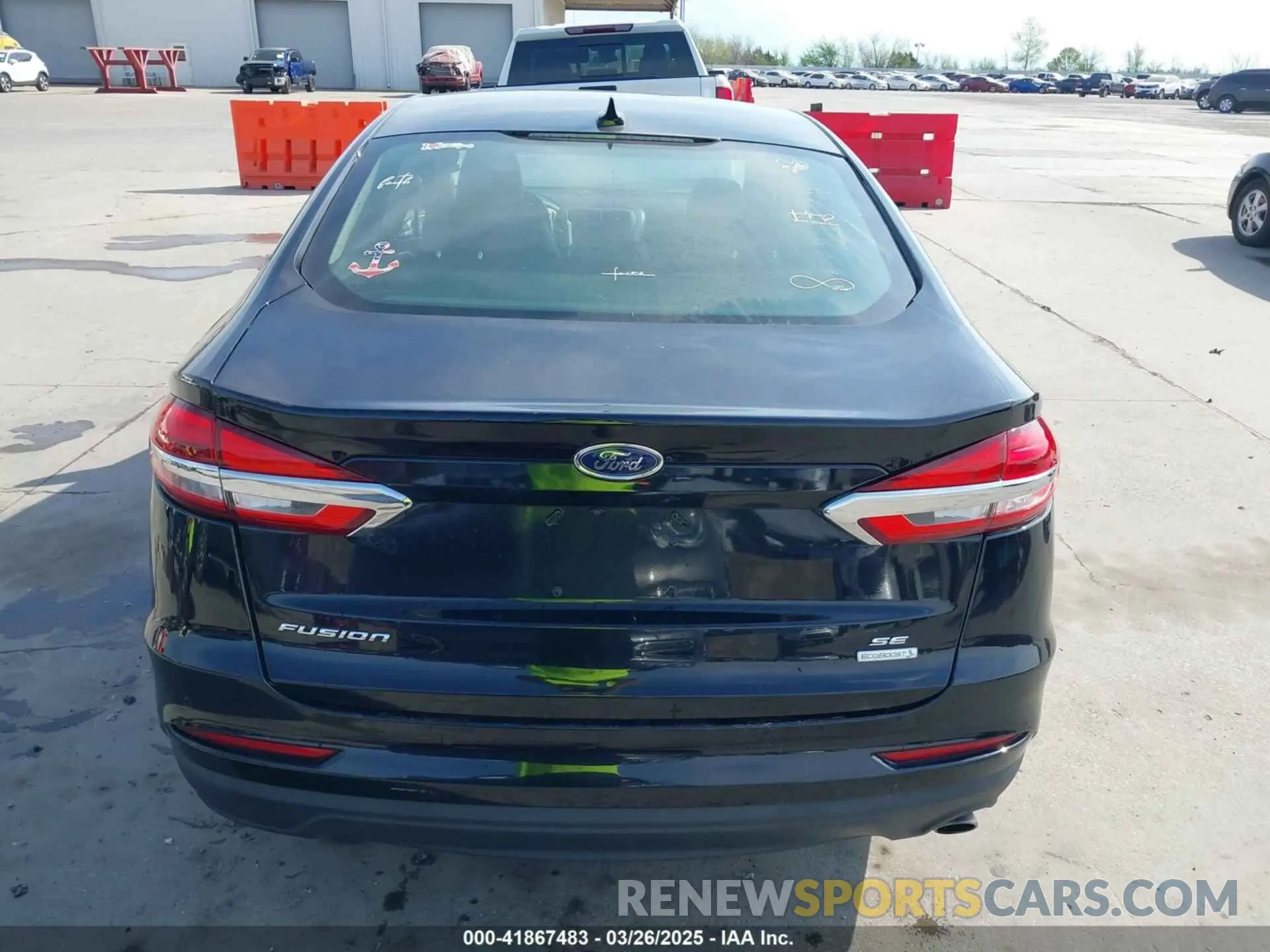 17 Photograph of a damaged car 3FA6P0HD7LR124306 FORD FUSION 2020