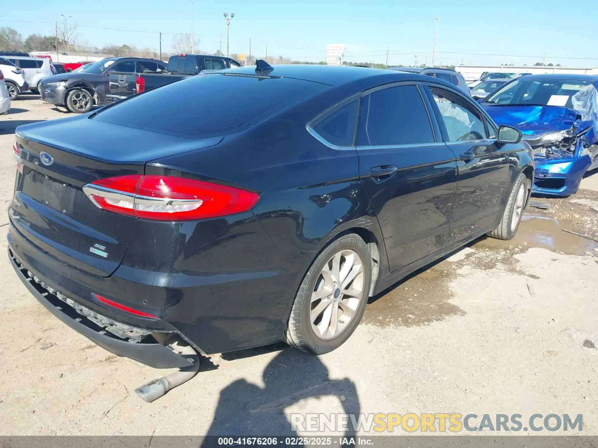 4 Photograph of a damaged car 3FA6P0HD7LR136178 FORD FUSION 2020