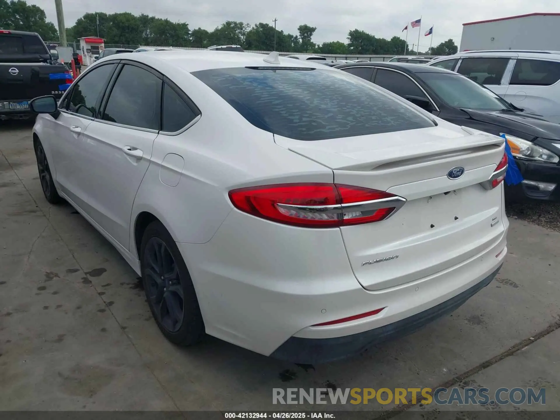 3 Photograph of a damaged car 3FA6P0HD7LR148007 FORD FUSION 2020