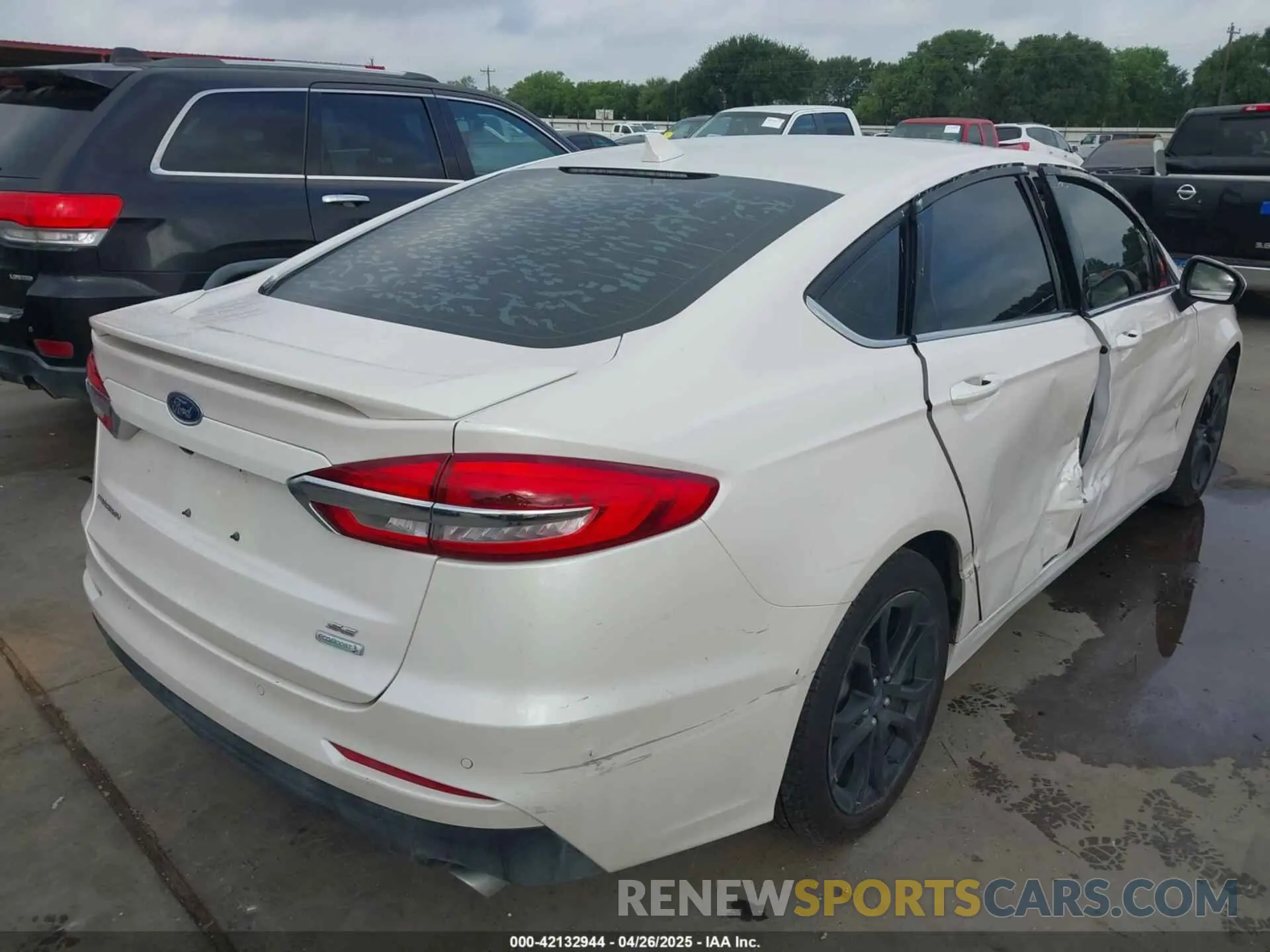4 Photograph of a damaged car 3FA6P0HD7LR148007 FORD FUSION 2020