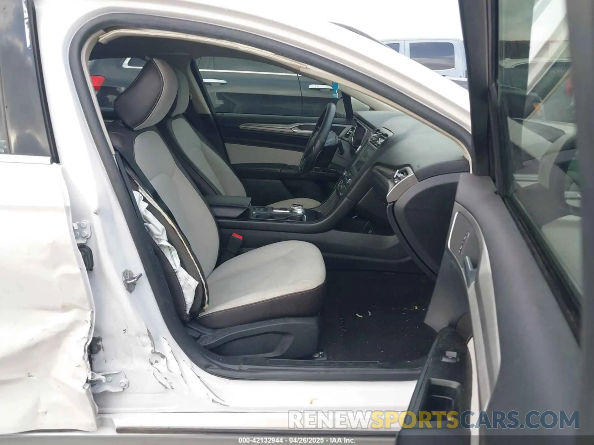 5 Photograph of a damaged car 3FA6P0HD7LR148007 FORD FUSION 2020
