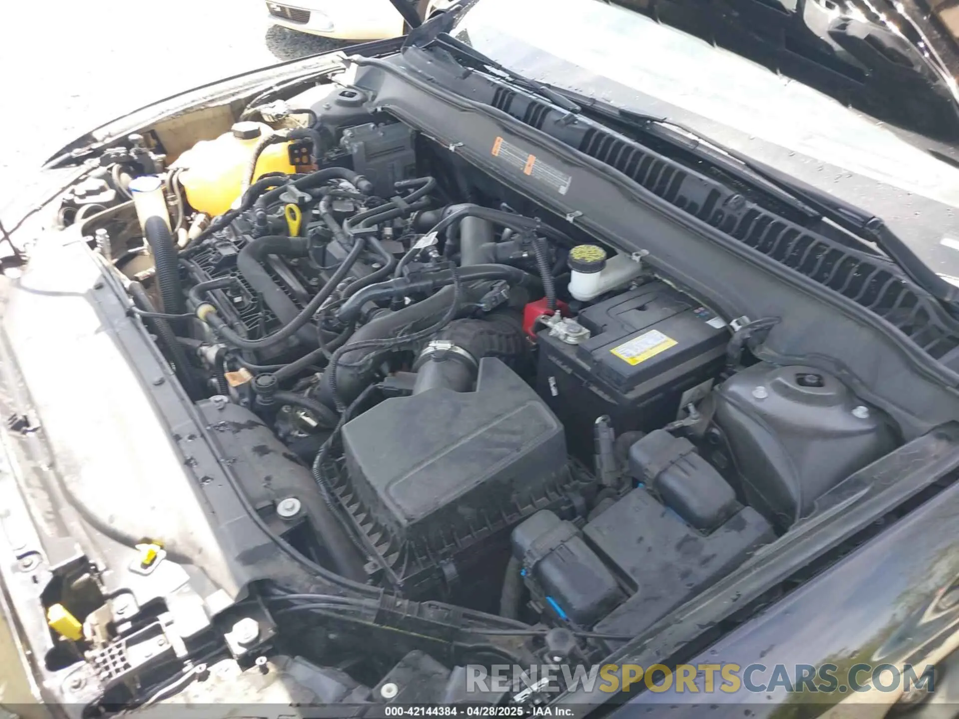 10 Photograph of a damaged car 3FA6P0HD7LR161601 FORD FUSION 2020
