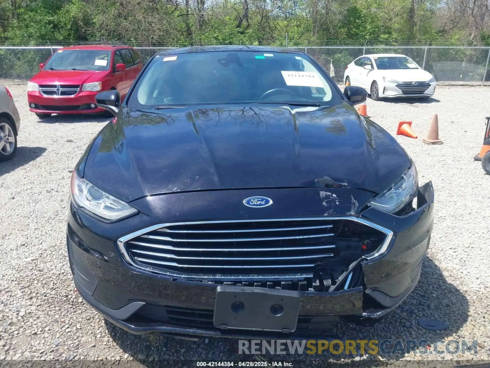 13 Photograph of a damaged car 3FA6P0HD7LR161601 FORD FUSION 2020
