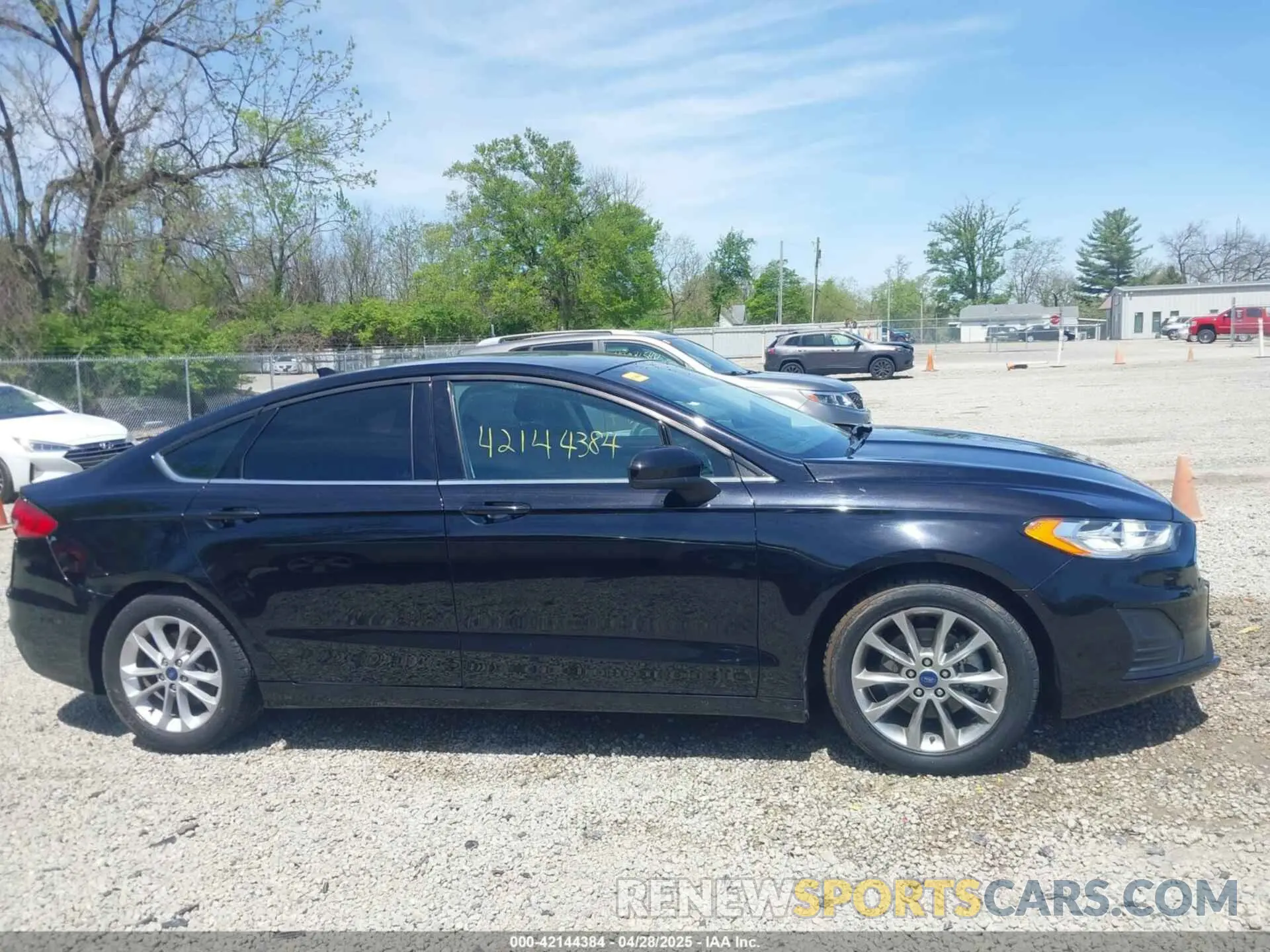 14 Photograph of a damaged car 3FA6P0HD7LR161601 FORD FUSION 2020