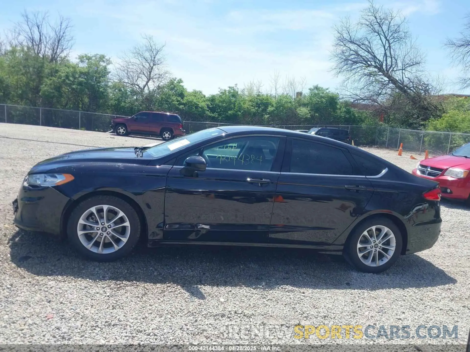 15 Photograph of a damaged car 3FA6P0HD7LR161601 FORD FUSION 2020