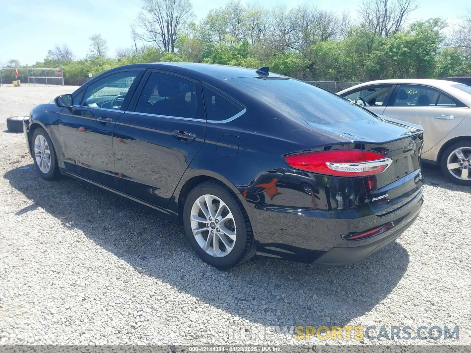 3 Photograph of a damaged car 3FA6P0HD7LR161601 FORD FUSION 2020