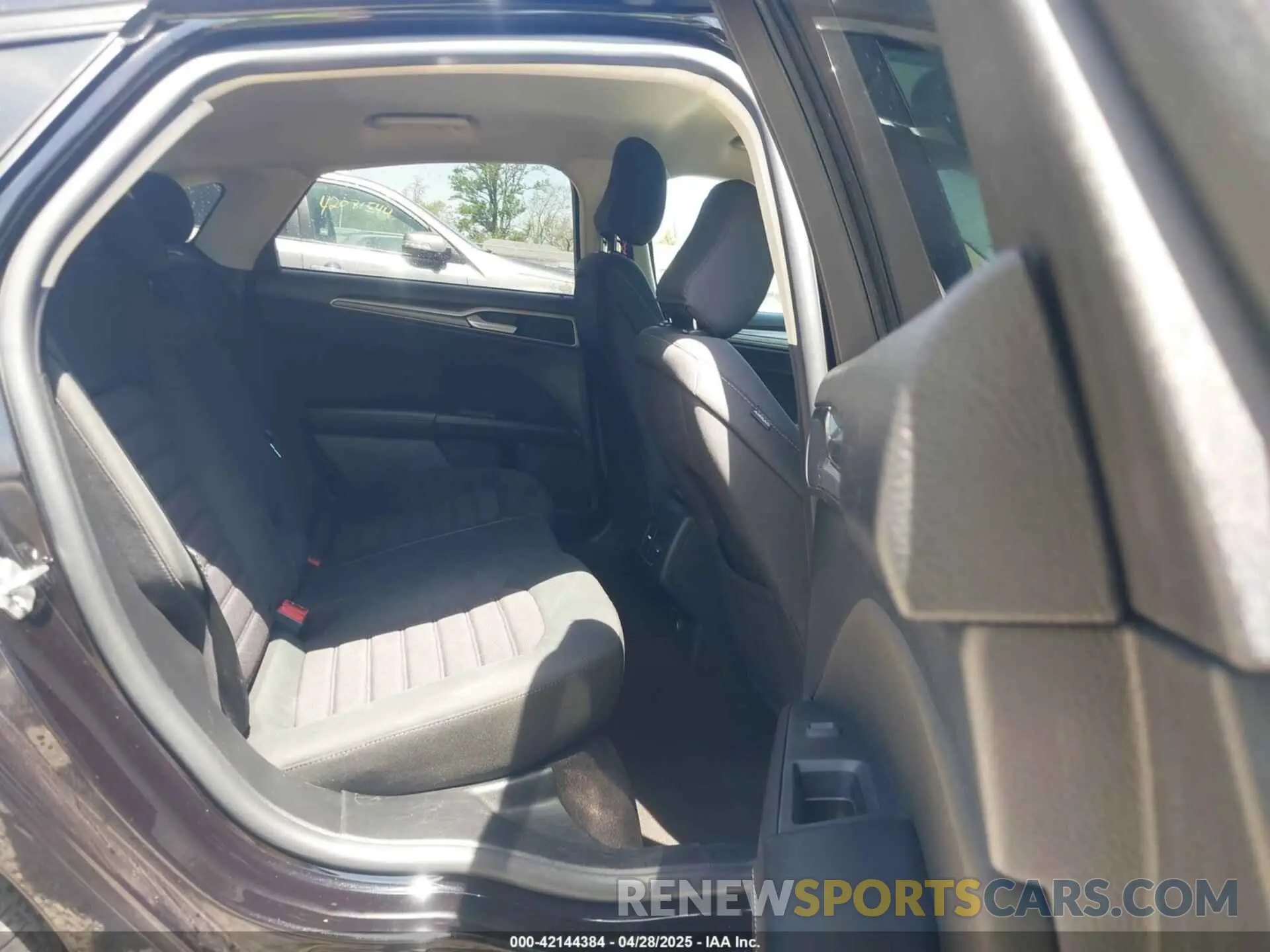8 Photograph of a damaged car 3FA6P0HD7LR161601 FORD FUSION 2020