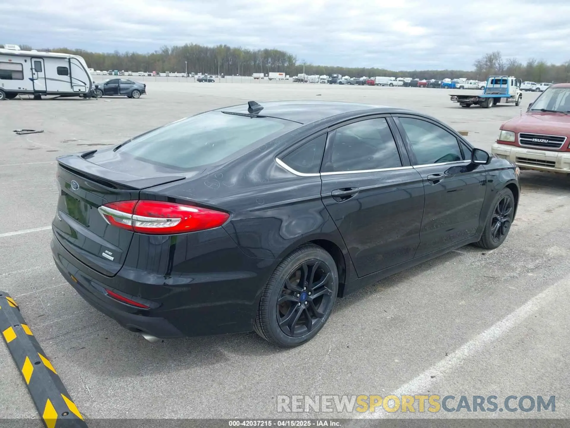 4 Photograph of a damaged car 3FA6P0HD7LR164398 FORD FUSION 2020