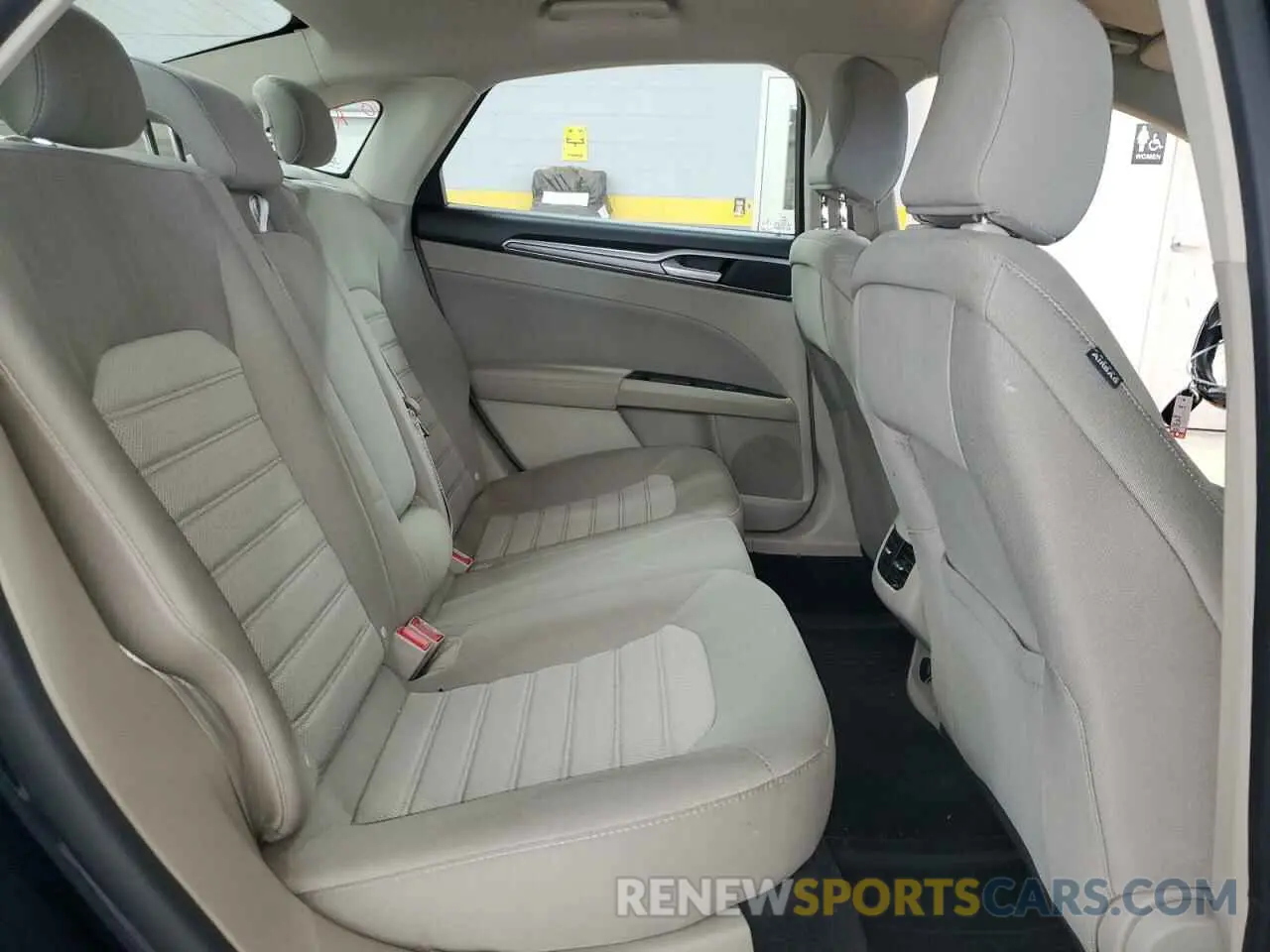 10 Photograph of a damaged car 3FA6P0HD7LR167429 FORD FUSION 2020