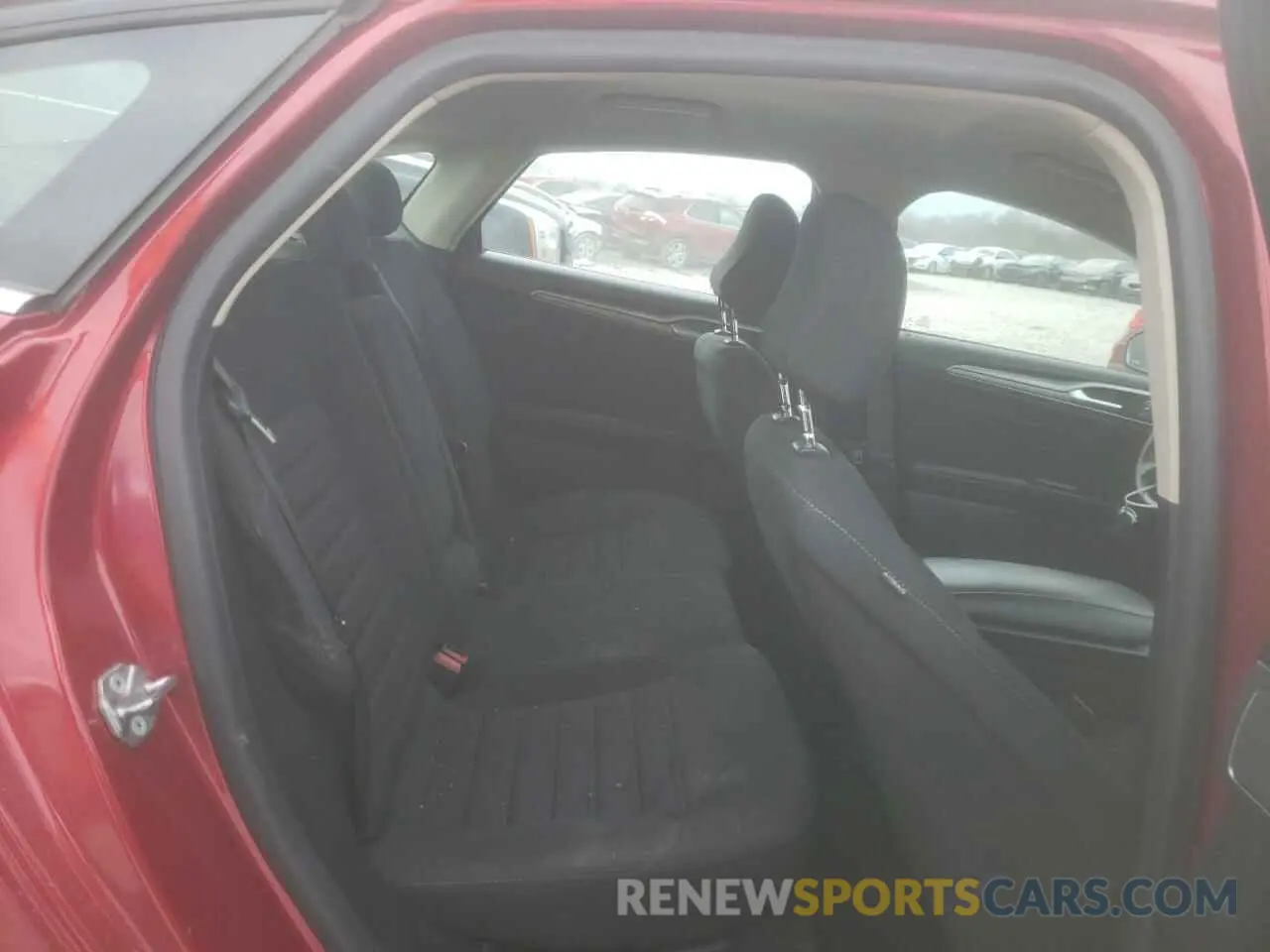 10 Photograph of a damaged car 3FA6P0HD7LR186319 FORD FUSION 2020