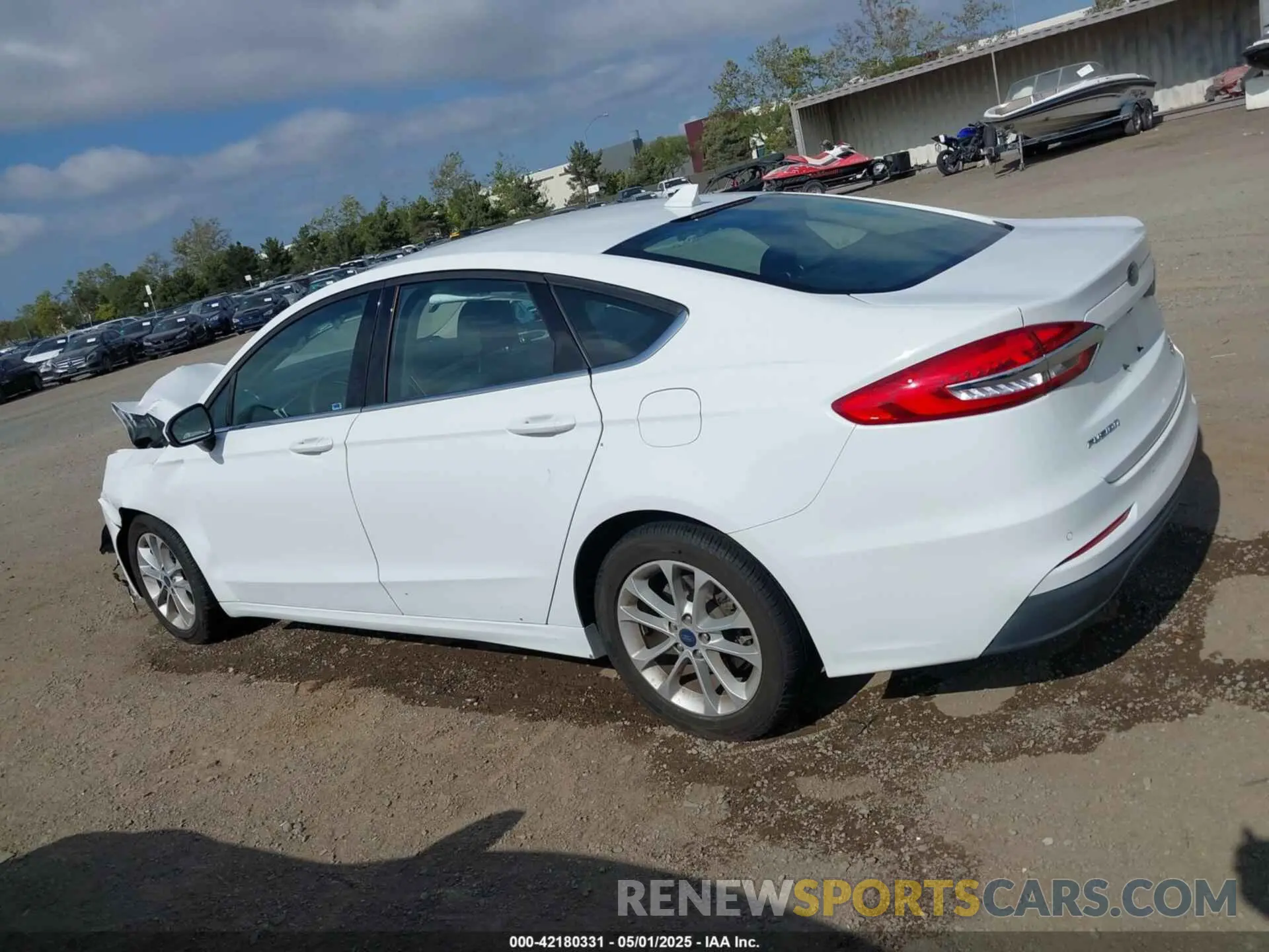 13 Photograph of a damaged car 3FA6P0HD7LR189589 FORD FUSION 2020