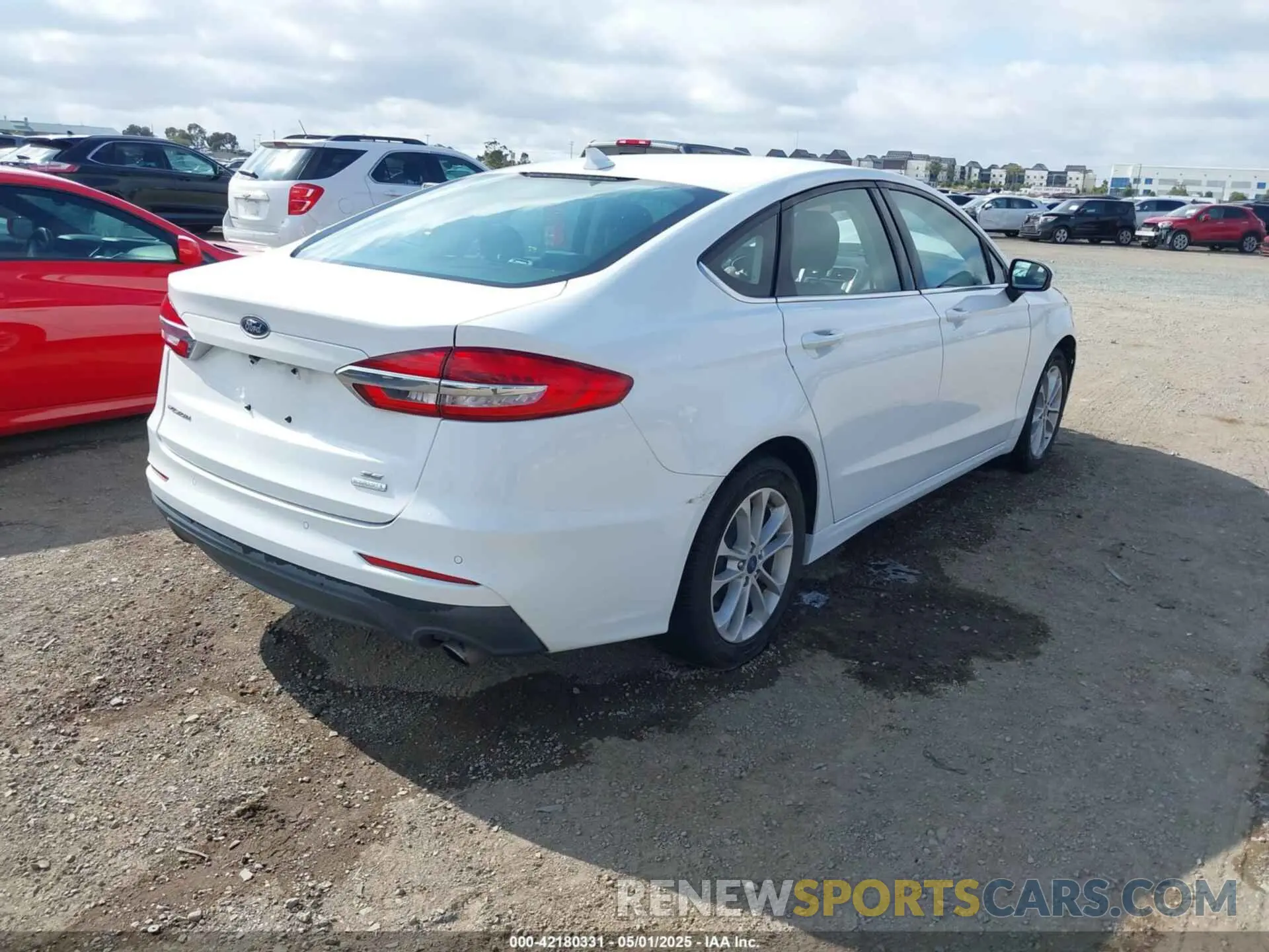4 Photograph of a damaged car 3FA6P0HD7LR189589 FORD FUSION 2020