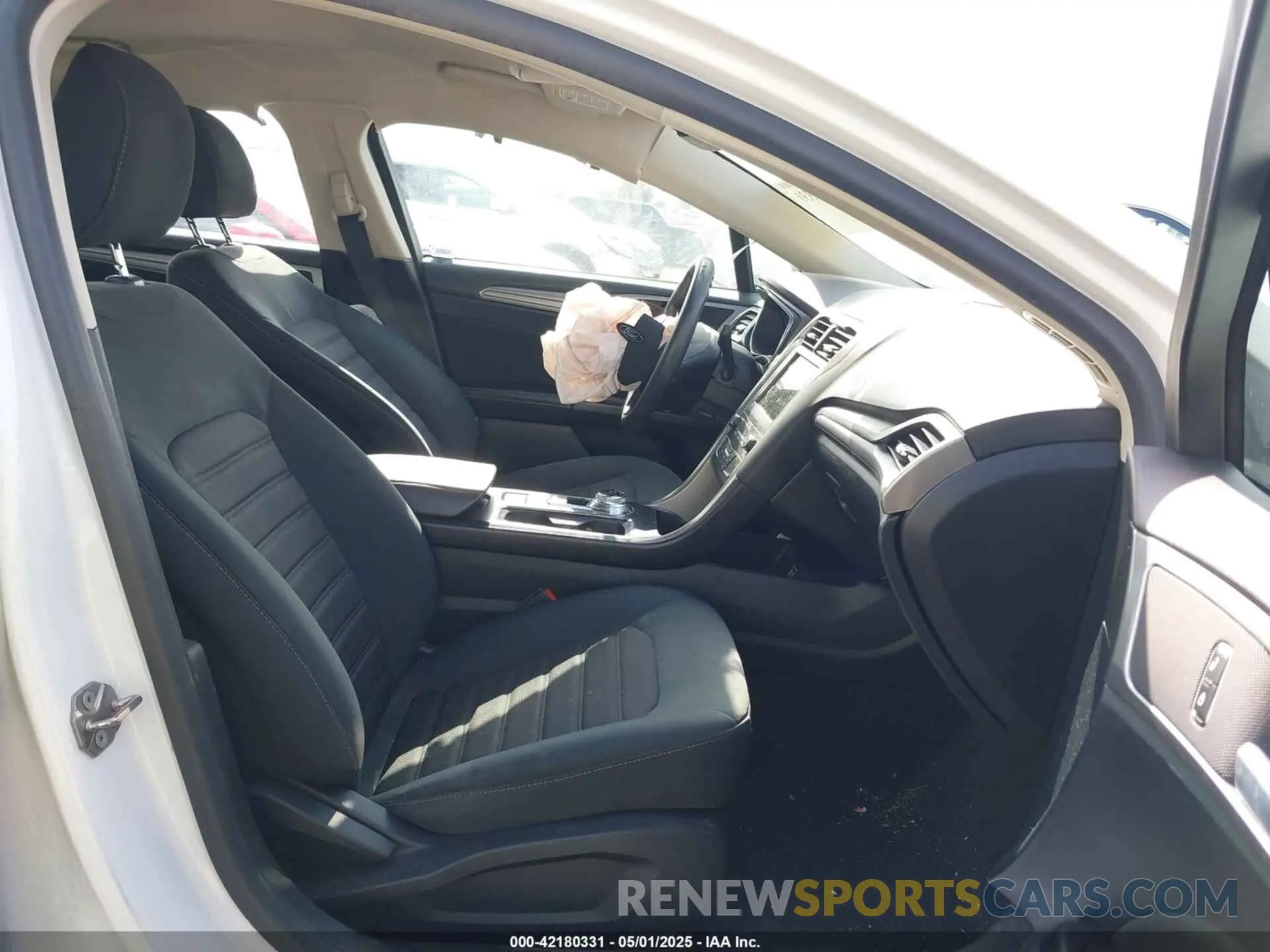 5 Photograph of a damaged car 3FA6P0HD7LR189589 FORD FUSION 2020