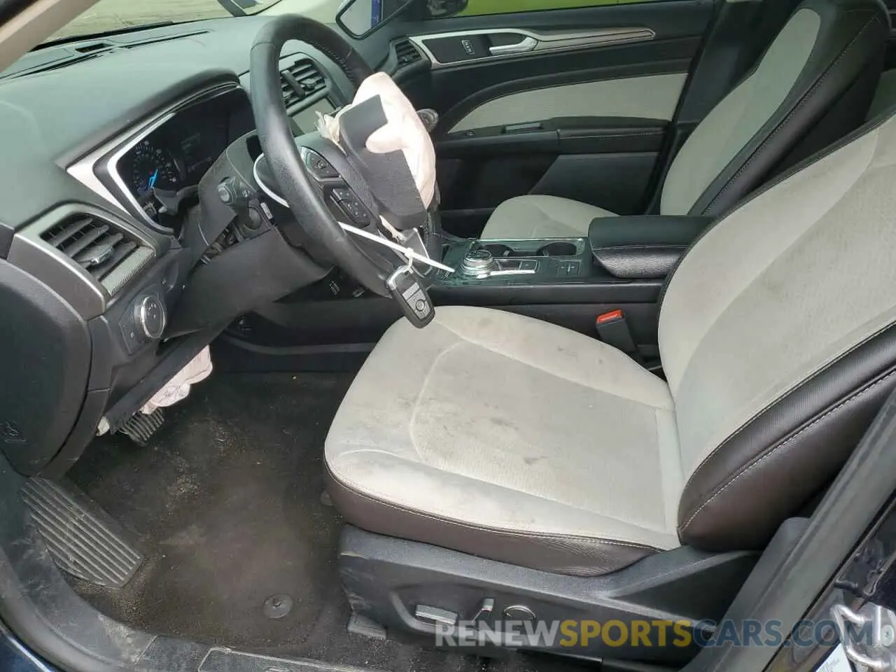7 Photograph of a damaged car 3FA6P0HD7LR219884 FORD FUSION 2020