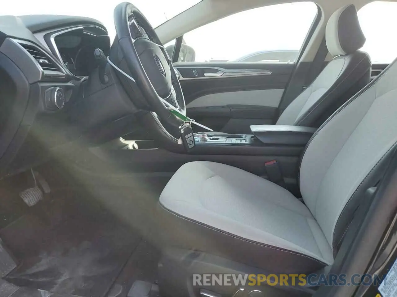 7 Photograph of a damaged car 3FA6P0HD7LR261102 FORD FUSION 2020