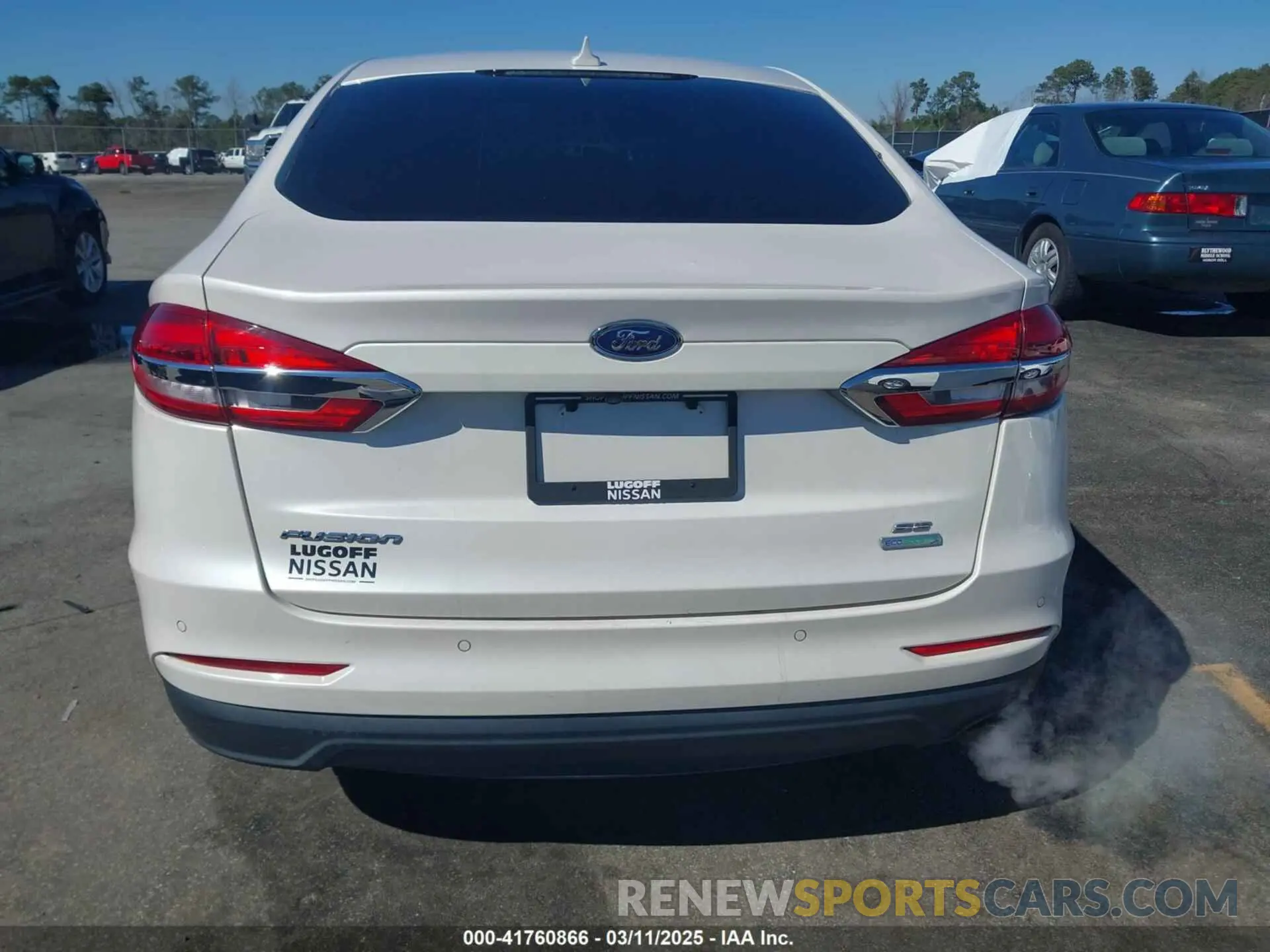 17 Photograph of a damaged car 3FA6P0HD8LR103058 FORD FUSION 2020