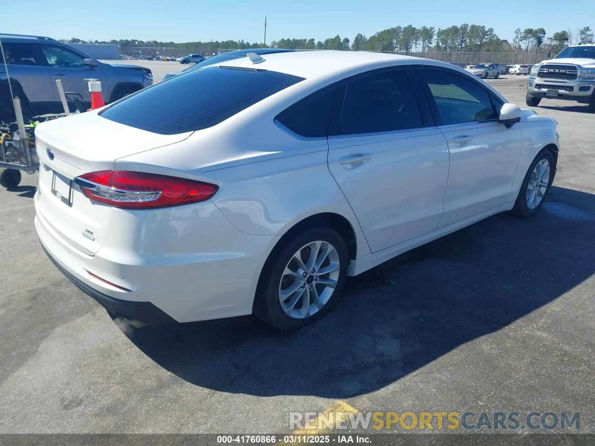 4 Photograph of a damaged car 3FA6P0HD8LR103058 FORD FUSION 2020
