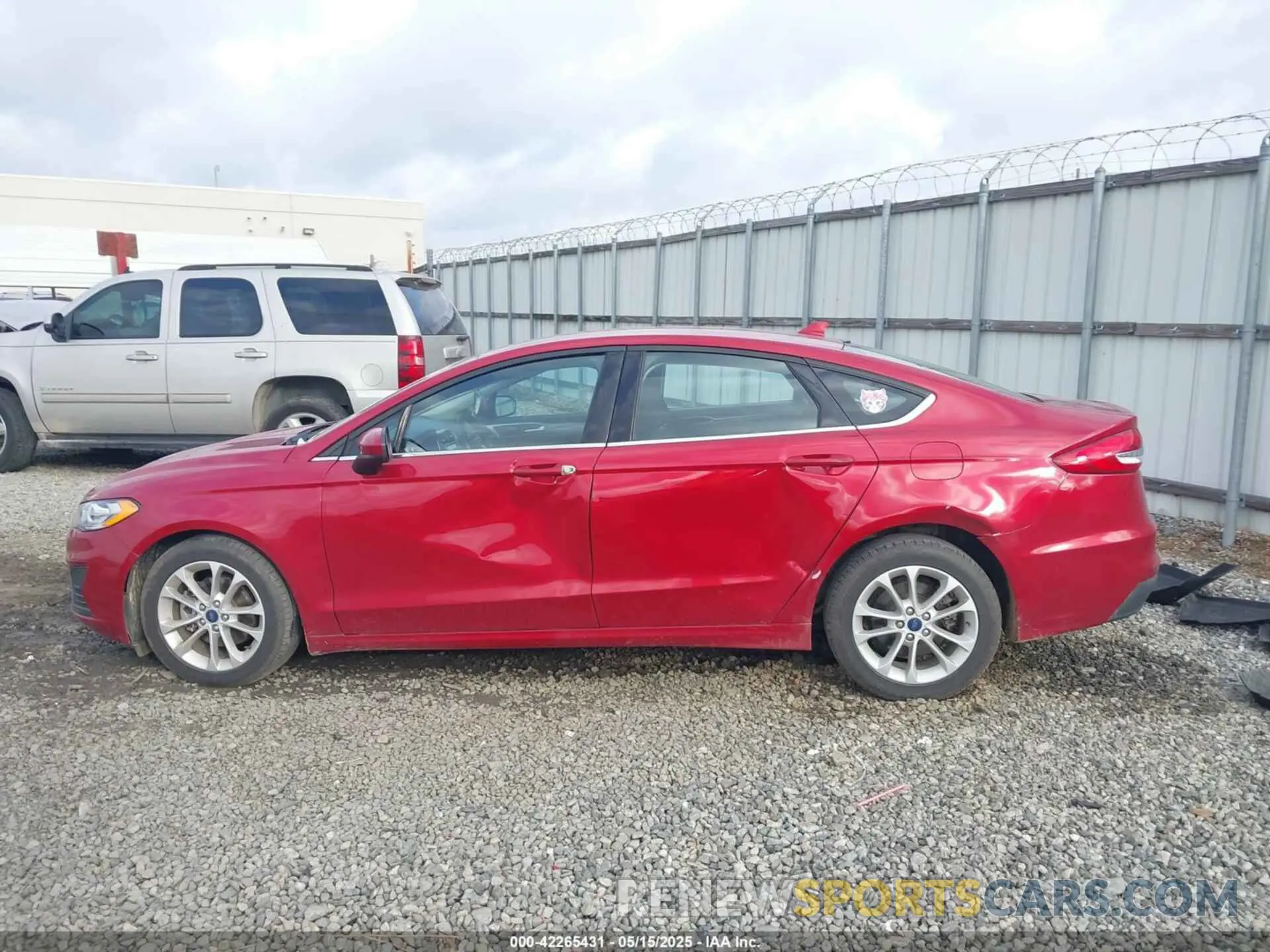 14 Photograph of a damaged car 3FA6P0HD8LR107403 FORD FUSION 2020